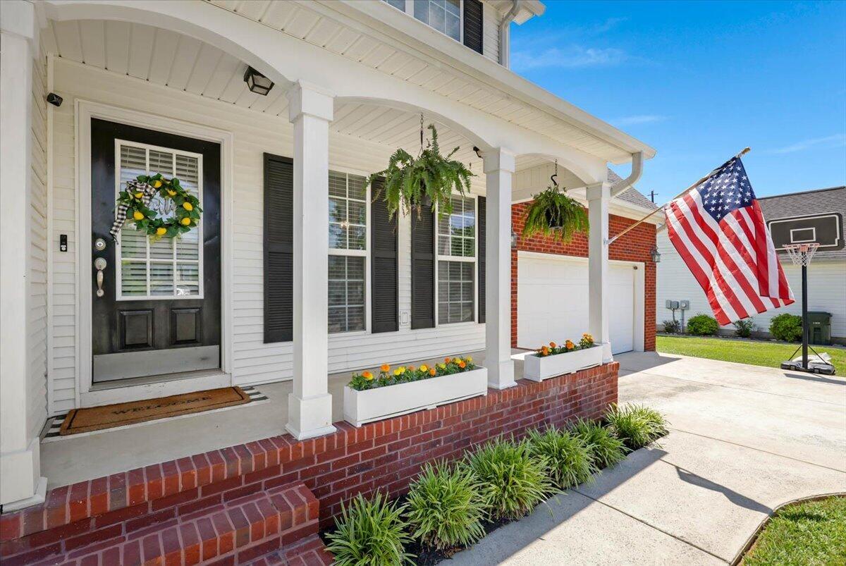 340 Gladstone Drive