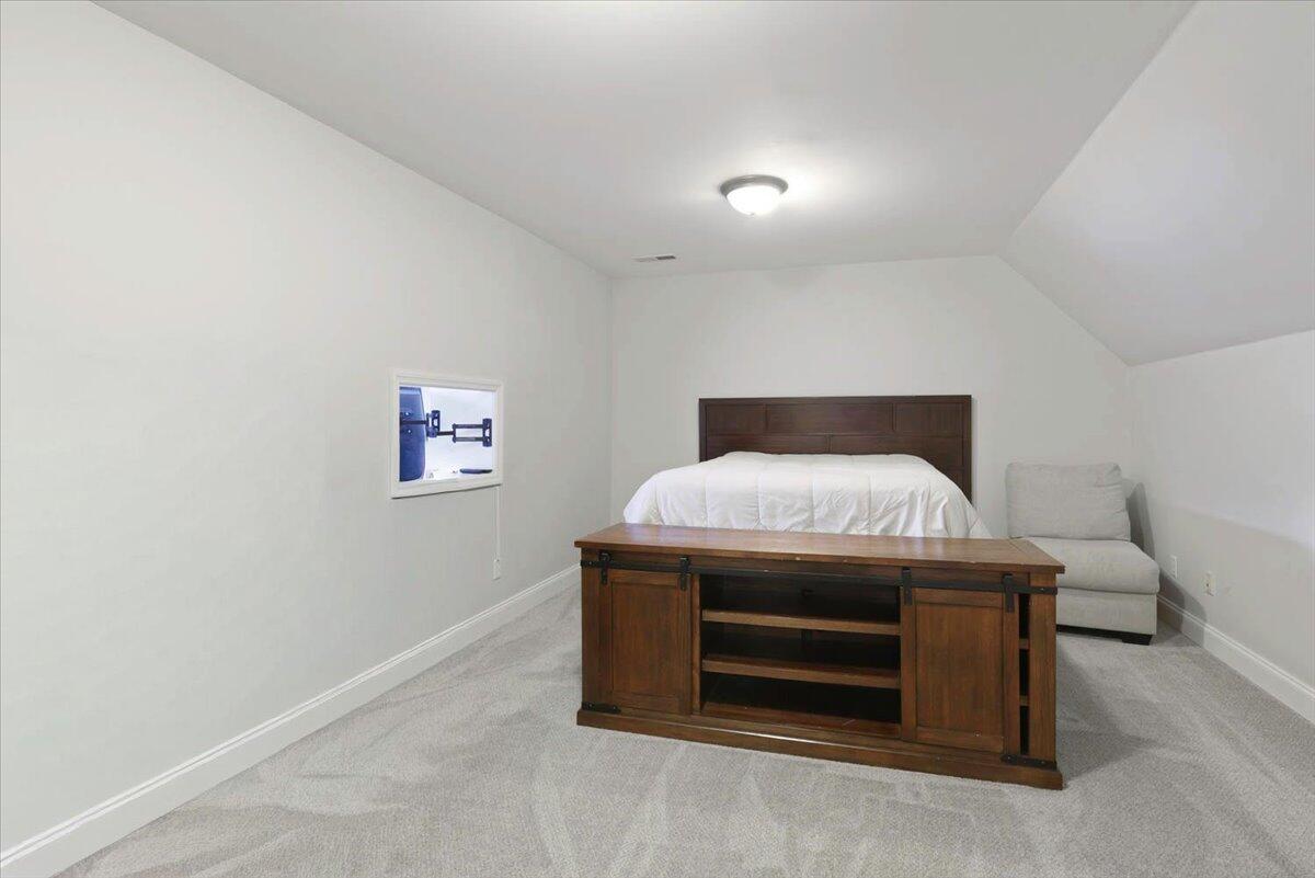 340 Gladstone Drive