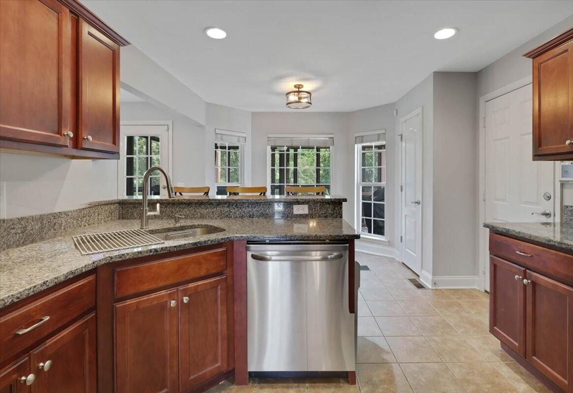 340 Gladstone Drive