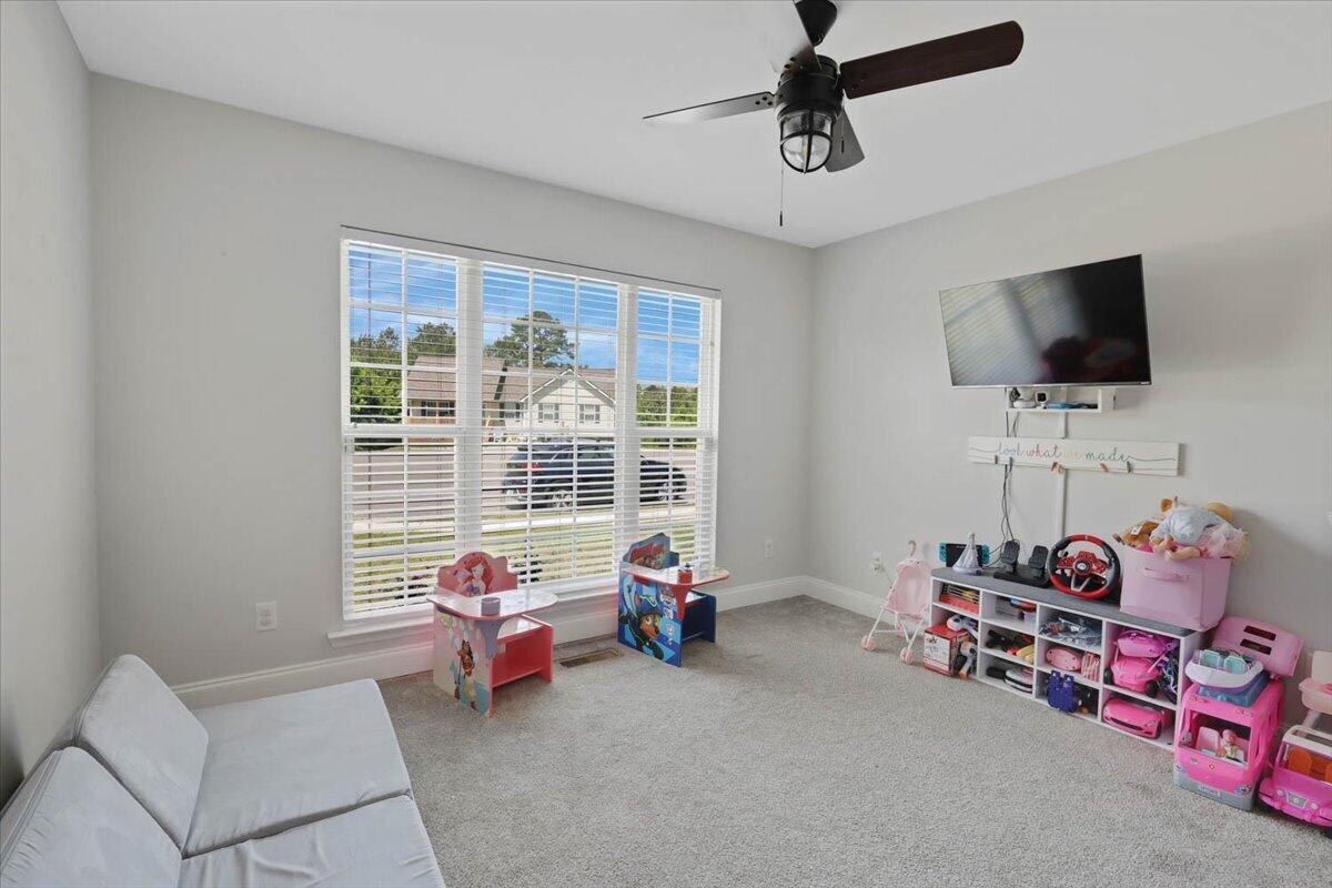 340 Gladstone Drive