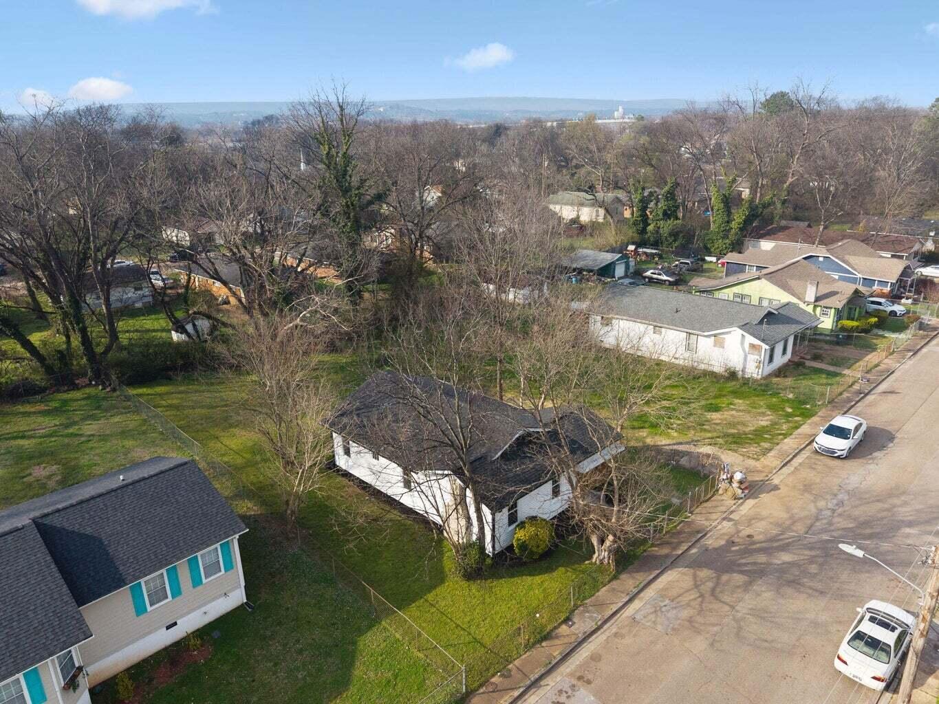 1009 N Hawthorne Street