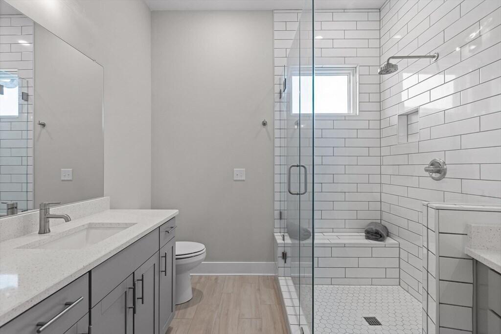 825 Burnside Place