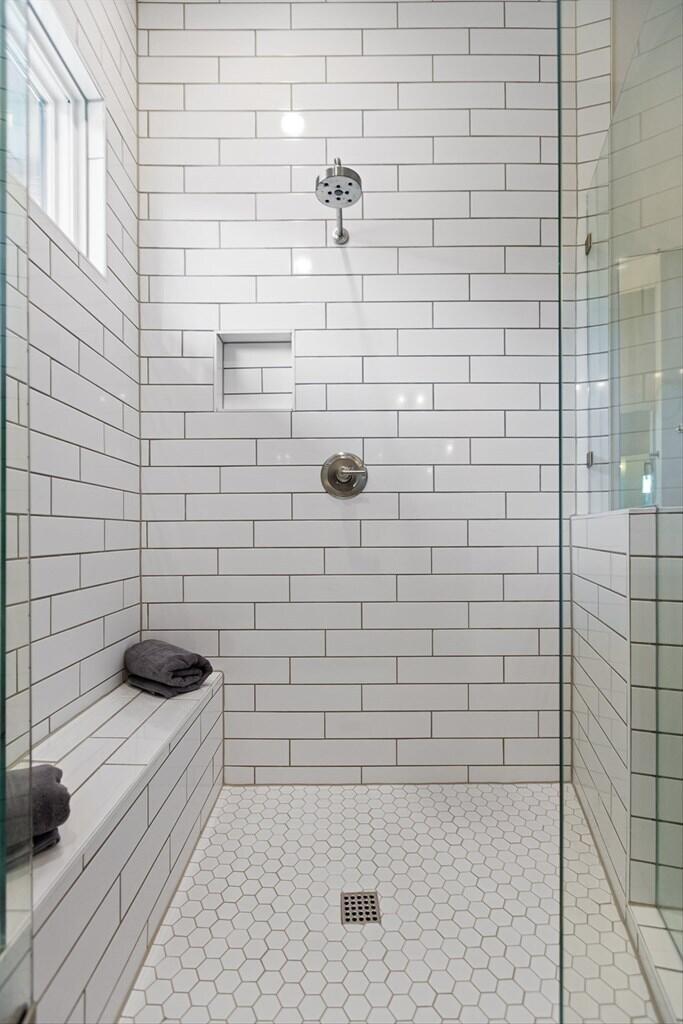 825 Burnside Place