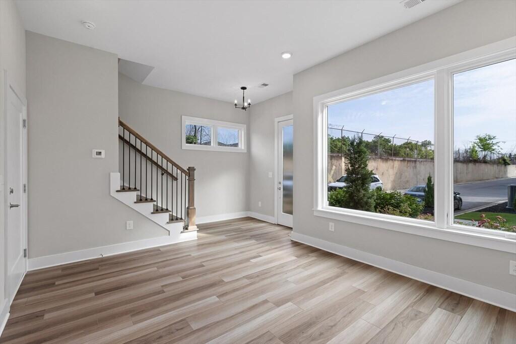 825 Burnside Place