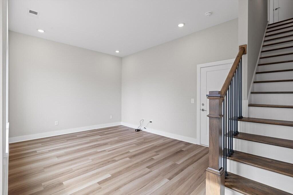 825 Burnside Place