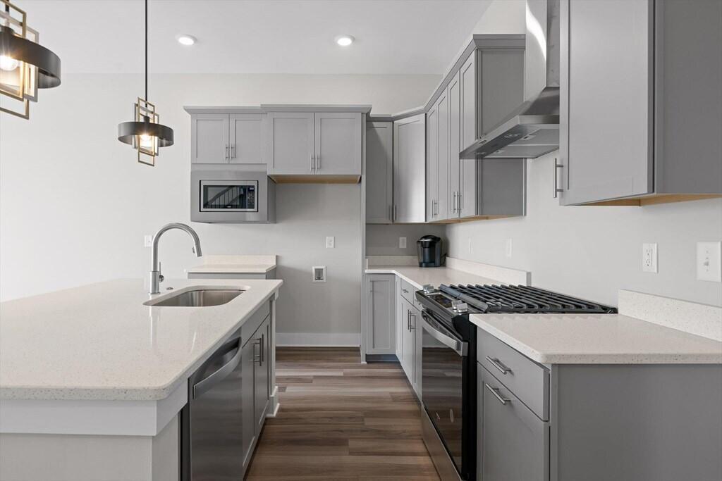 825 Burnside Place
