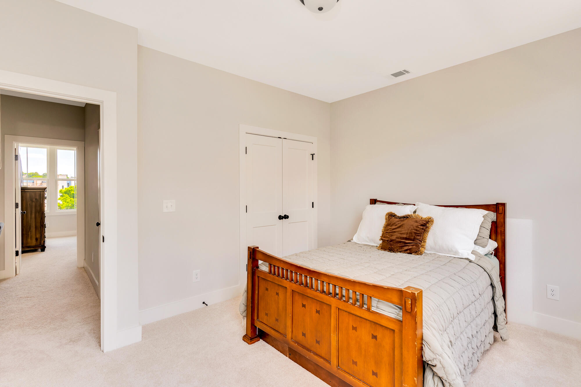 163 Peerless Avenue