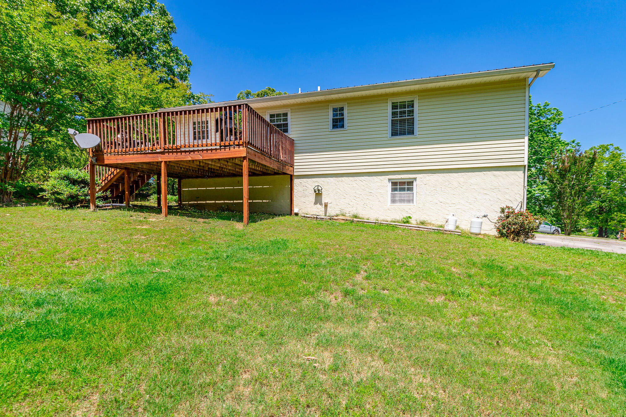 2361 Rolling Brook Drive NE