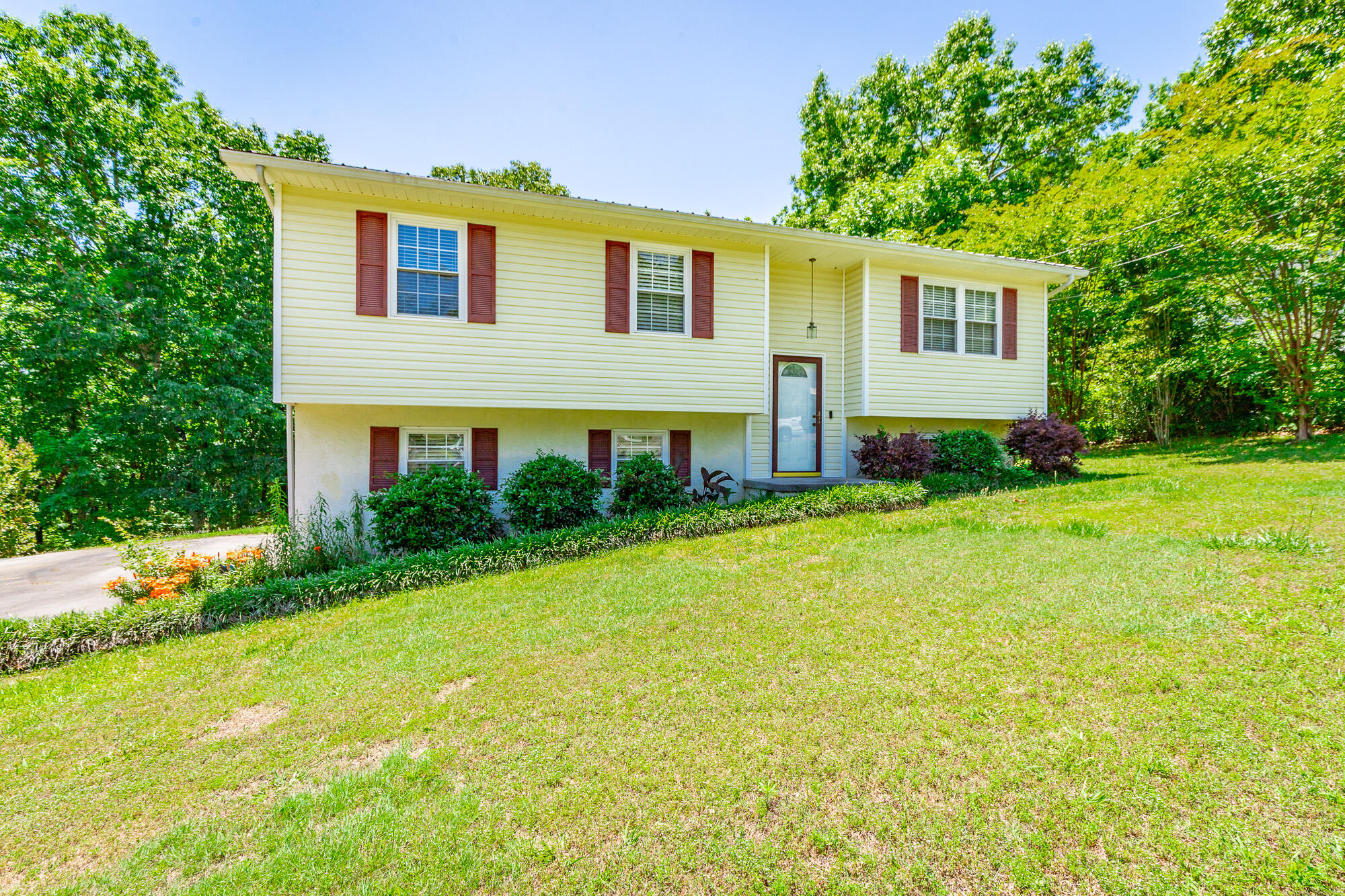 2361 Rolling Brook Drive NE