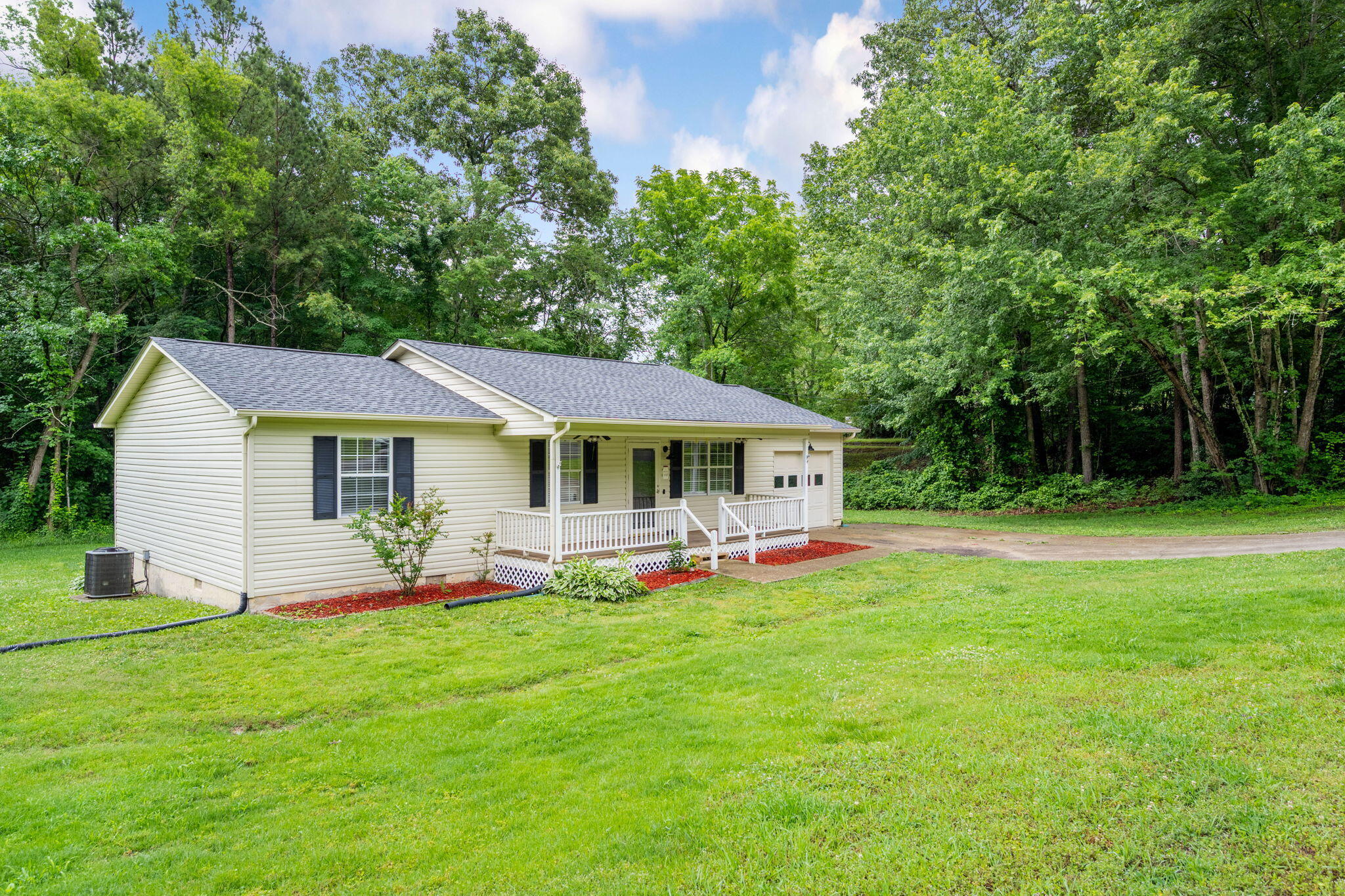 109 Peach Tree Circle NE
