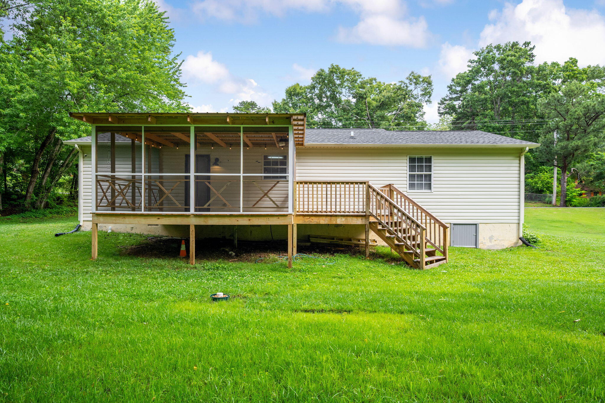109 Peach Tree Circle NE