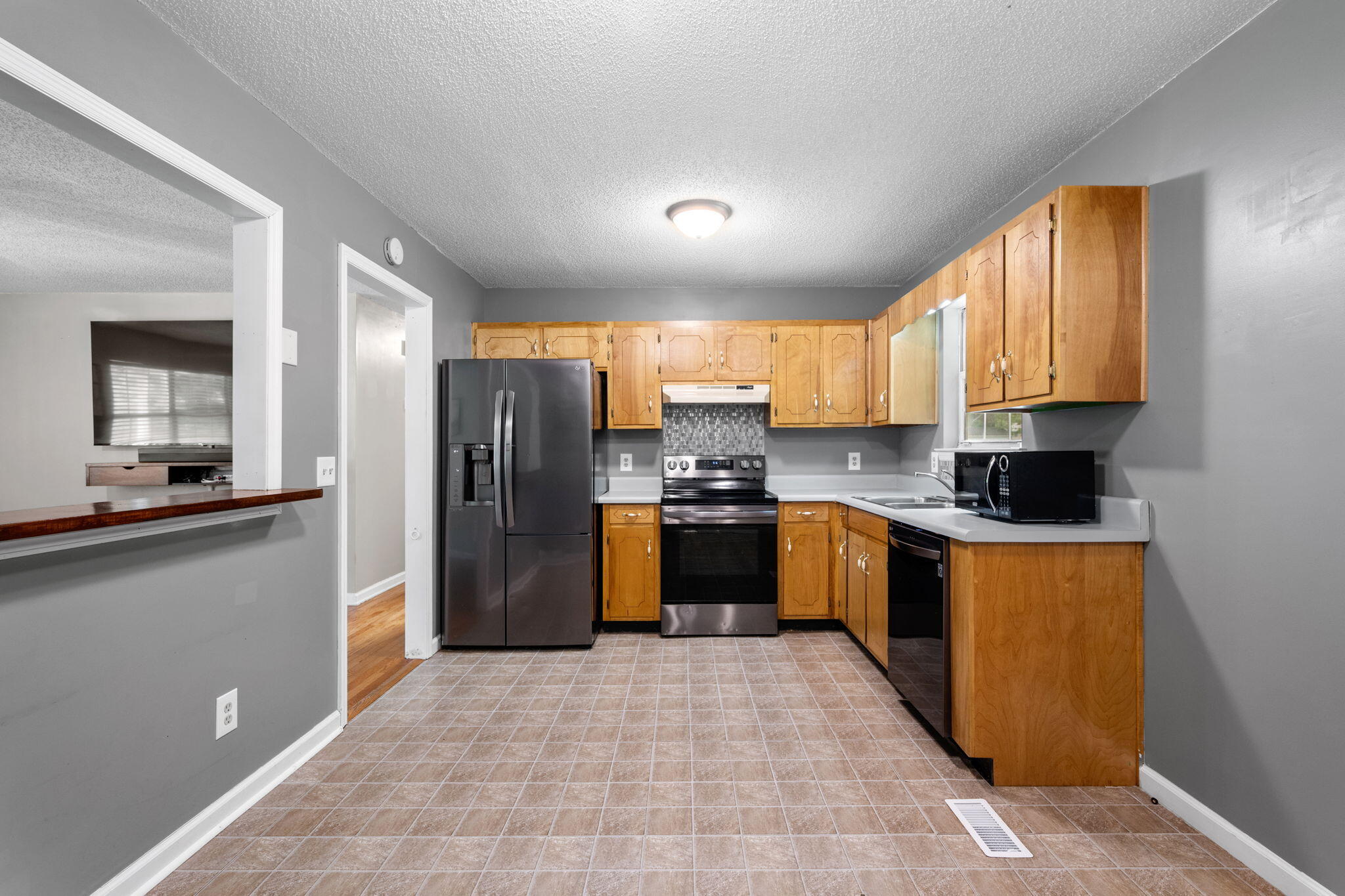 109 Peach Tree Circle NE