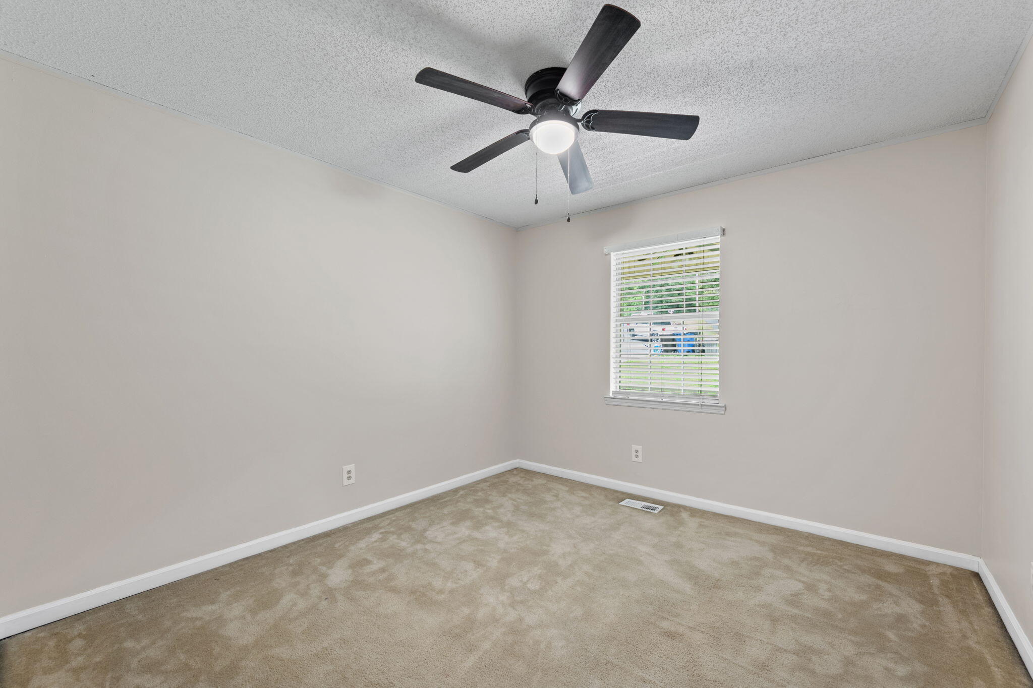 109 Peach Tree Circle NE