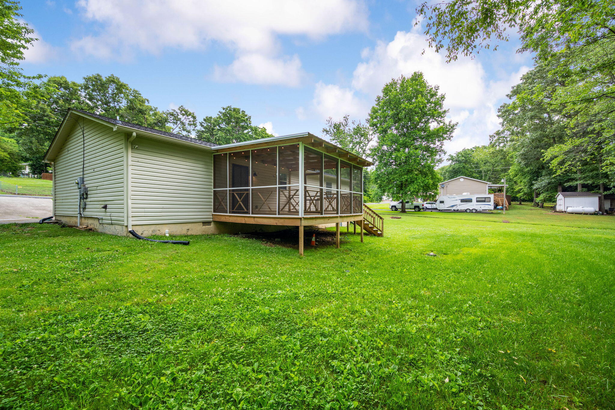 109 Peach Tree Circle NE