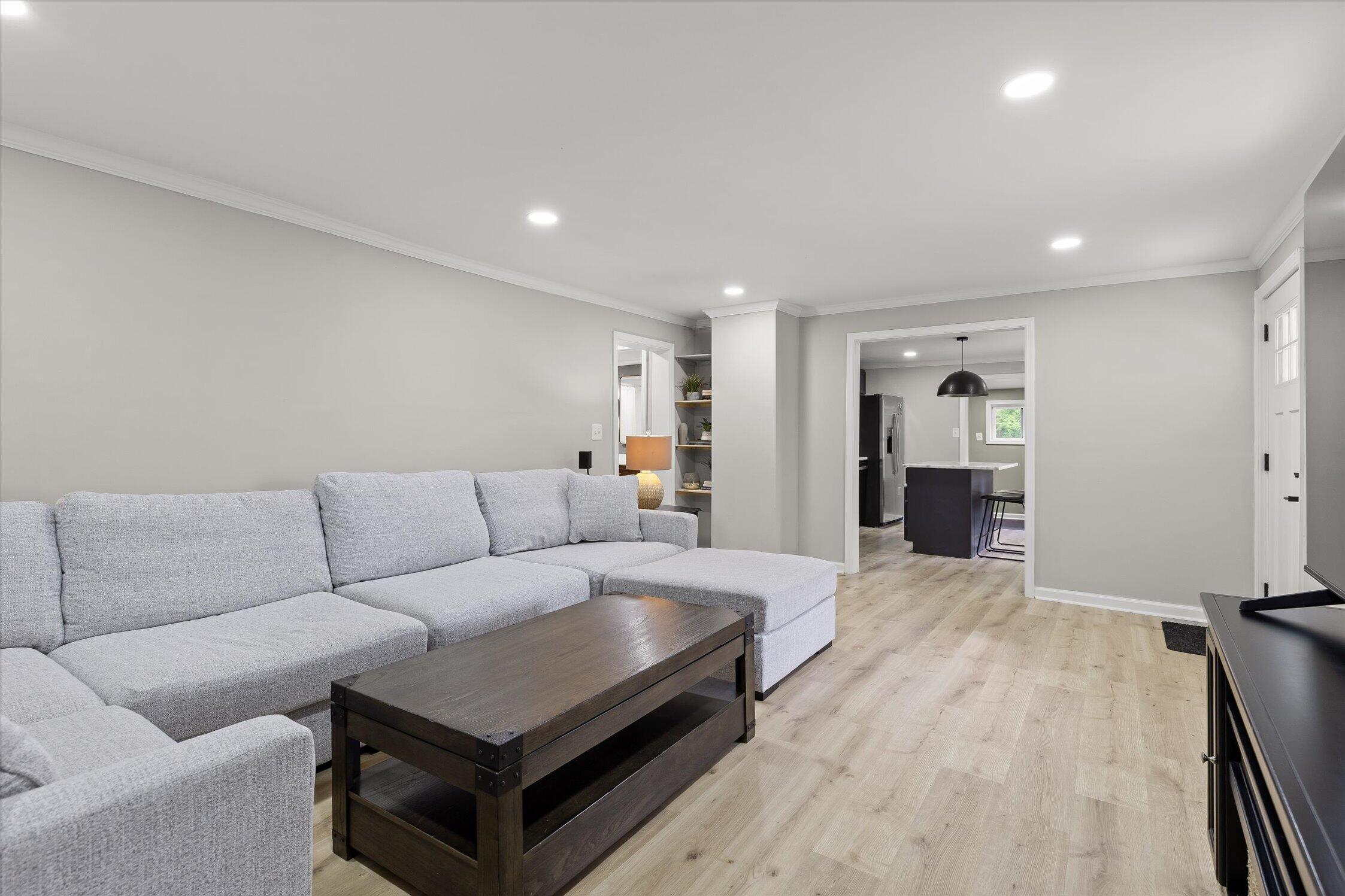 209 Vreeland Street