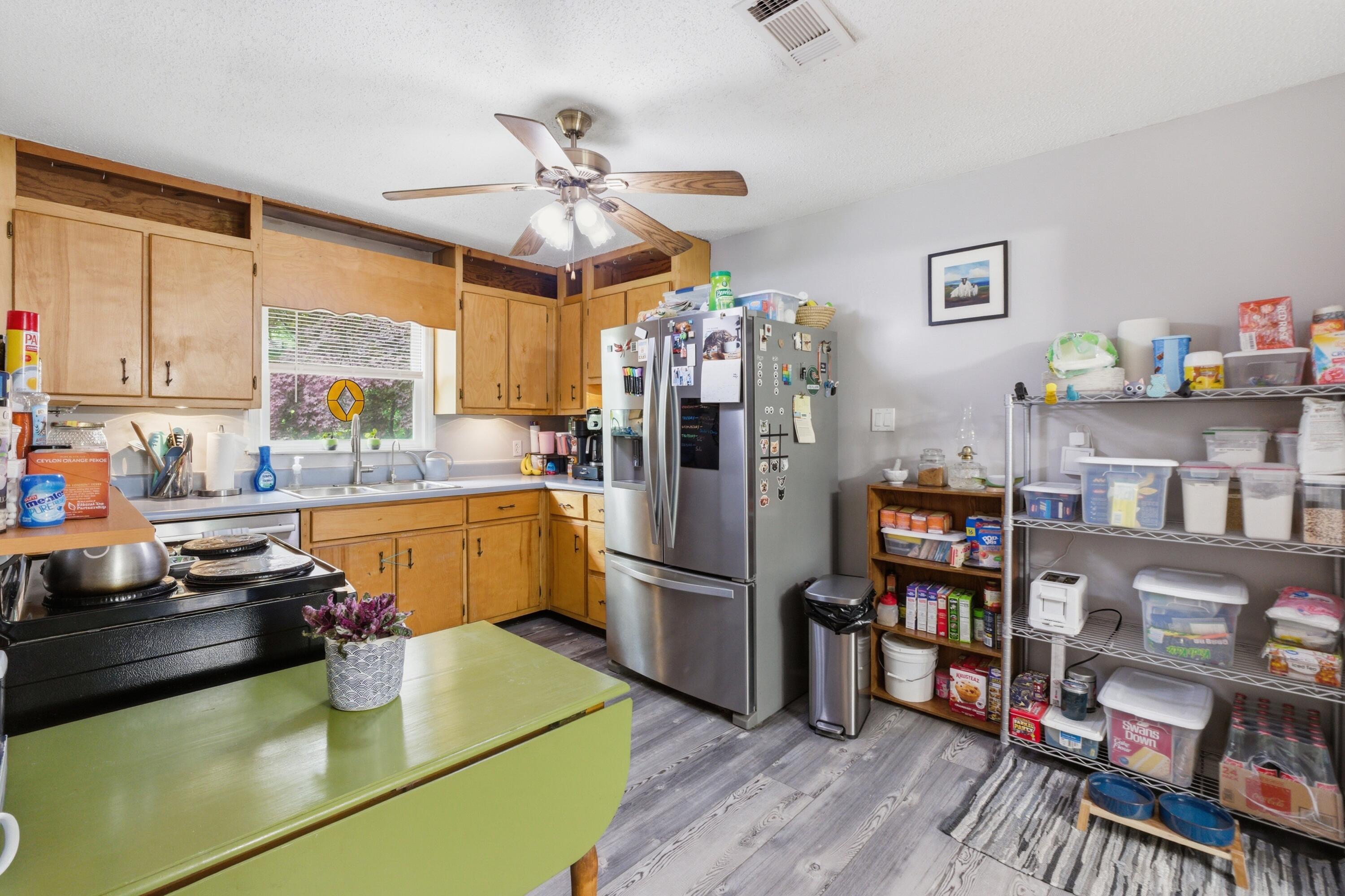 1873 Crow Valley Road NW
