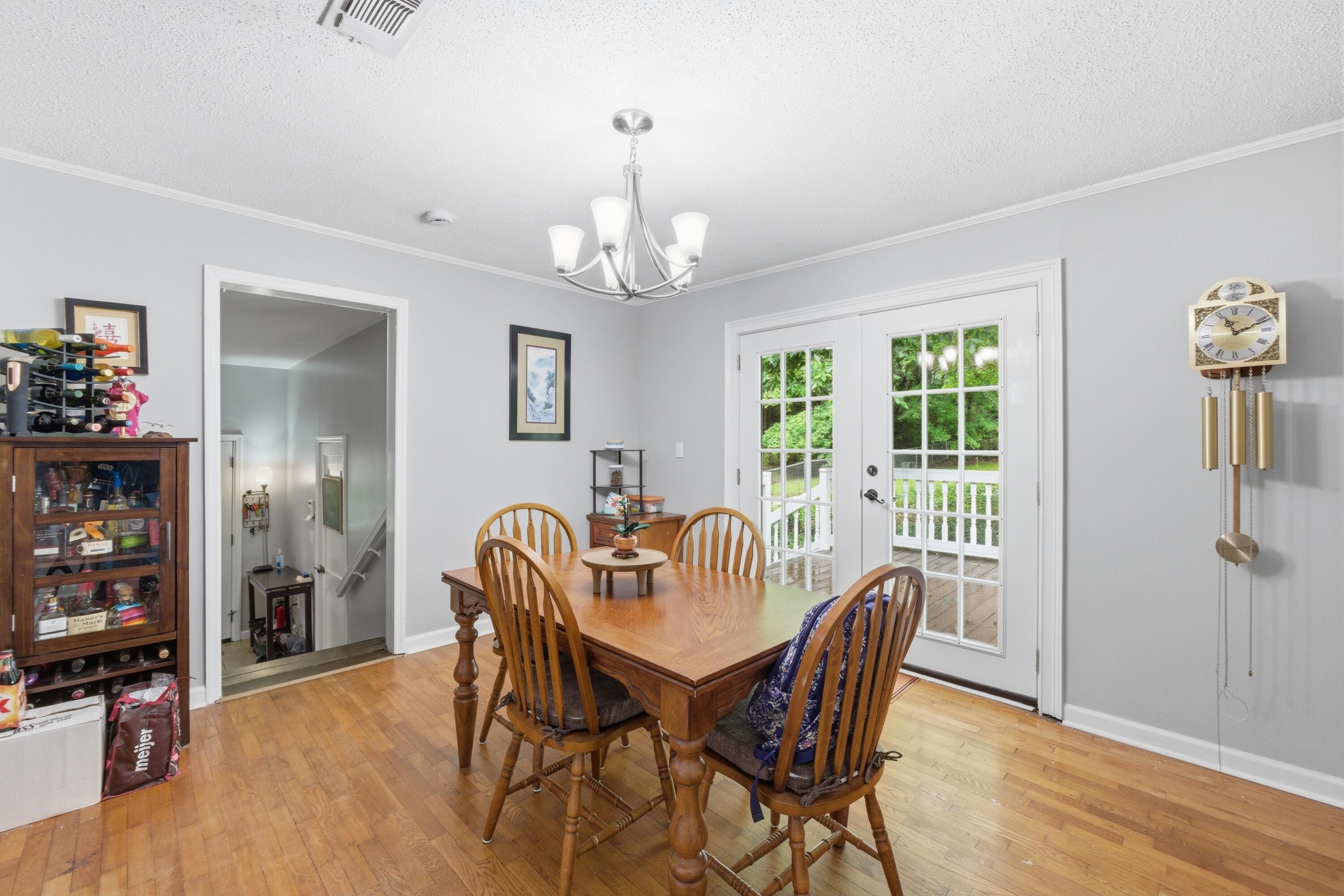 1873 Crow Valley Road NW