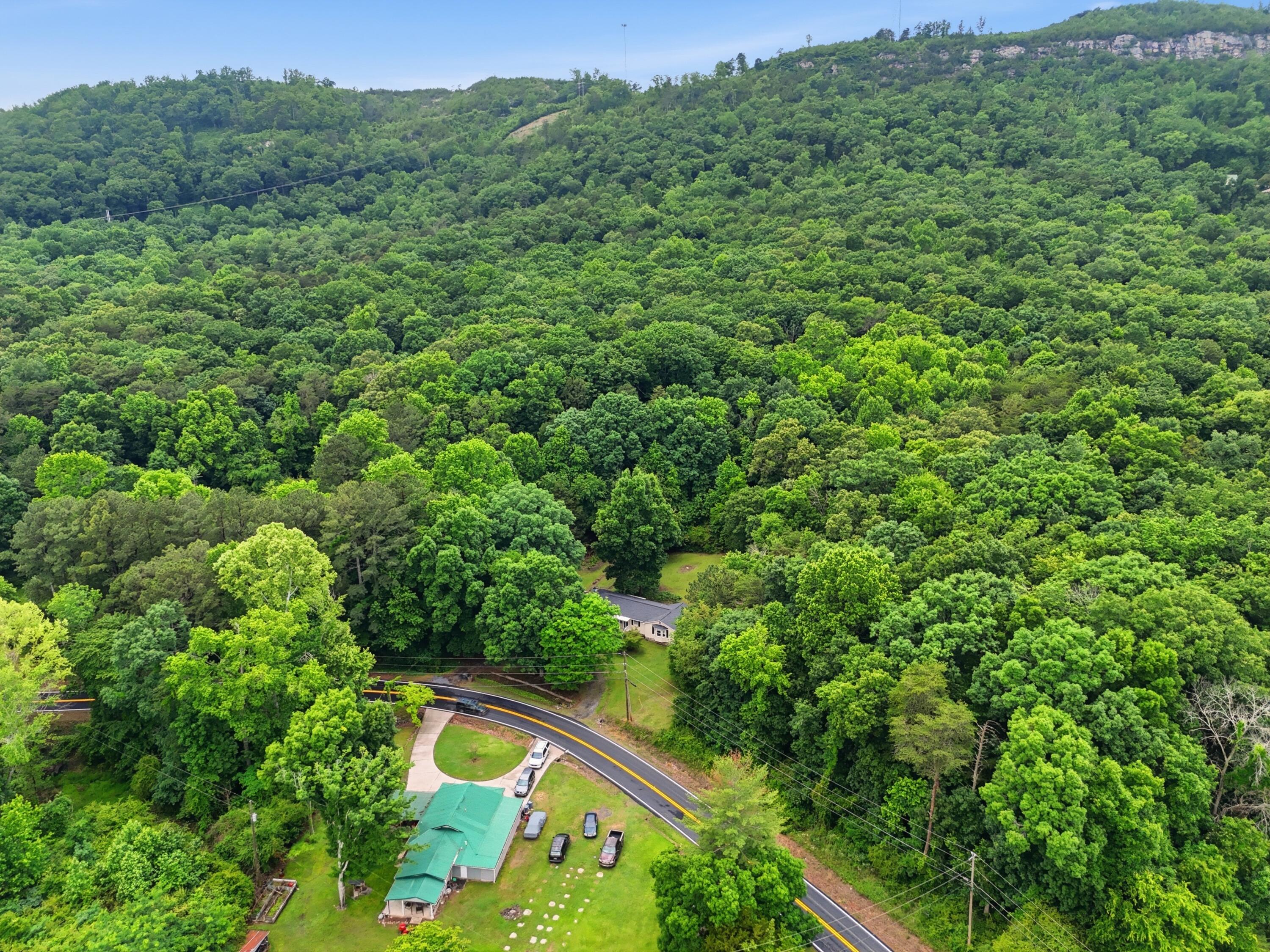 1873 Crow Valley Road NW
