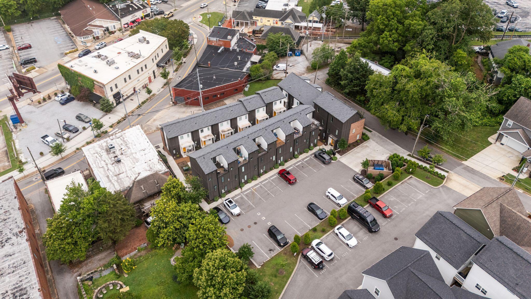 121 Old Mountain Road, 121