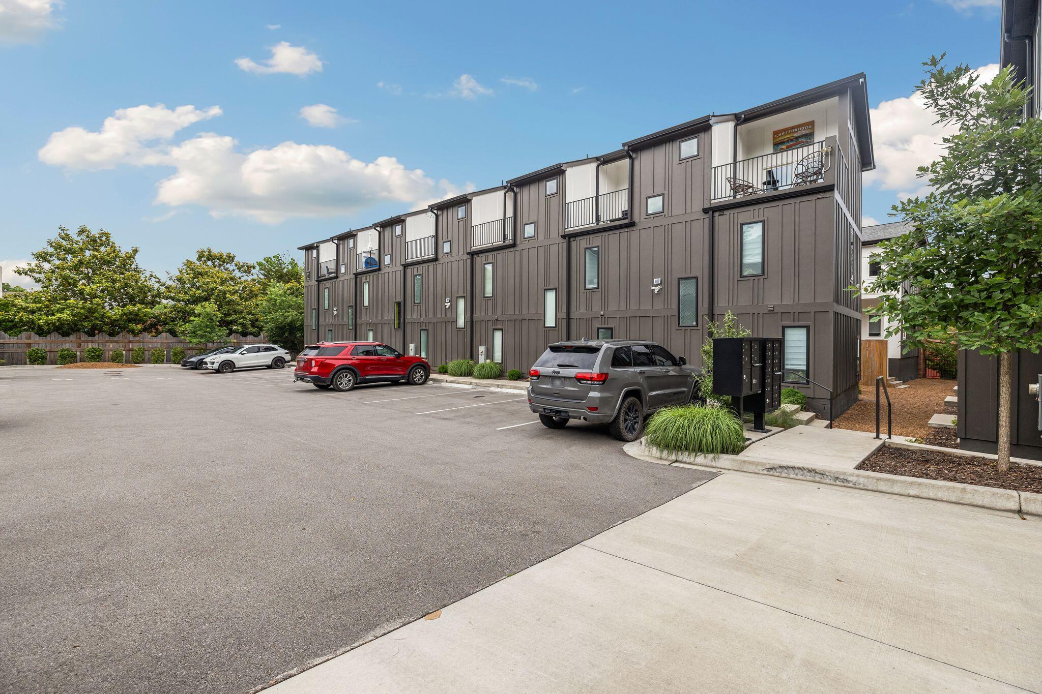 121 Old Mountain Road, 121