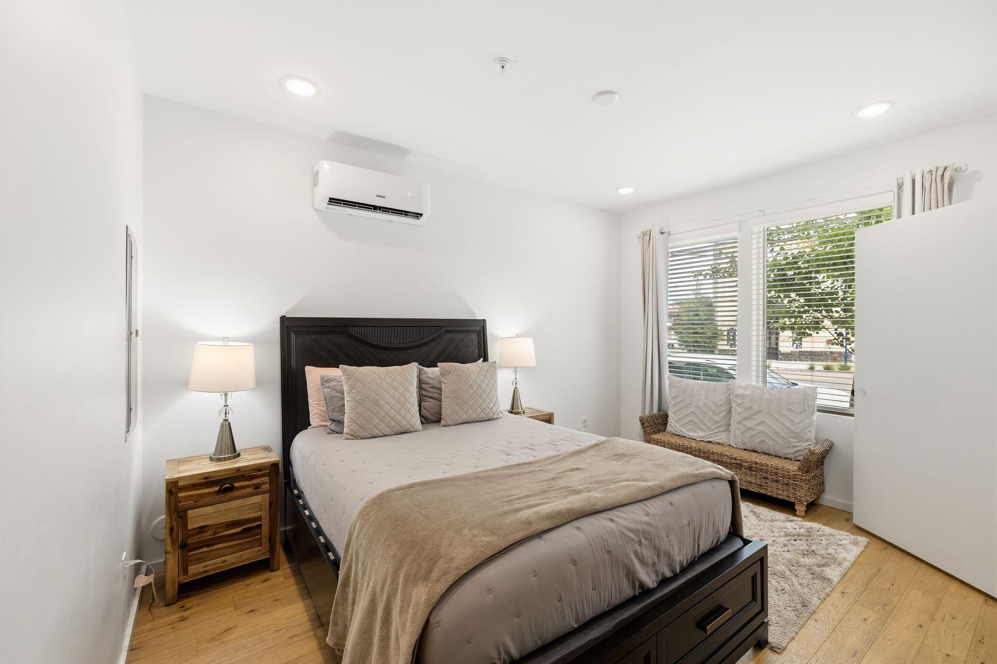 121 Old Mountain Road, 121
