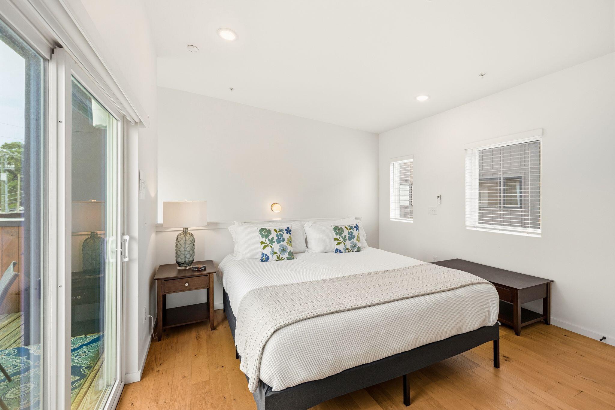 121 Old Mountain Road, 121