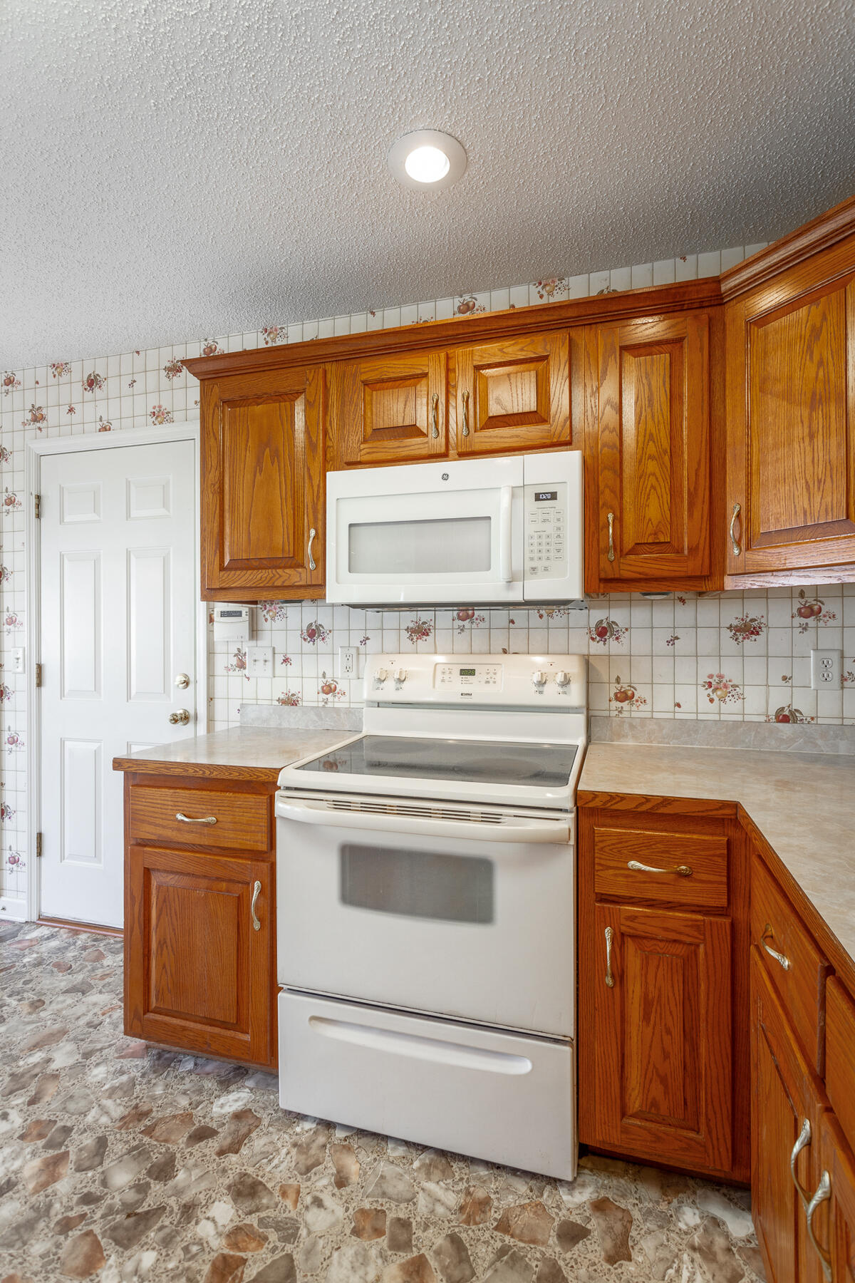 8275 Stillwater Circle