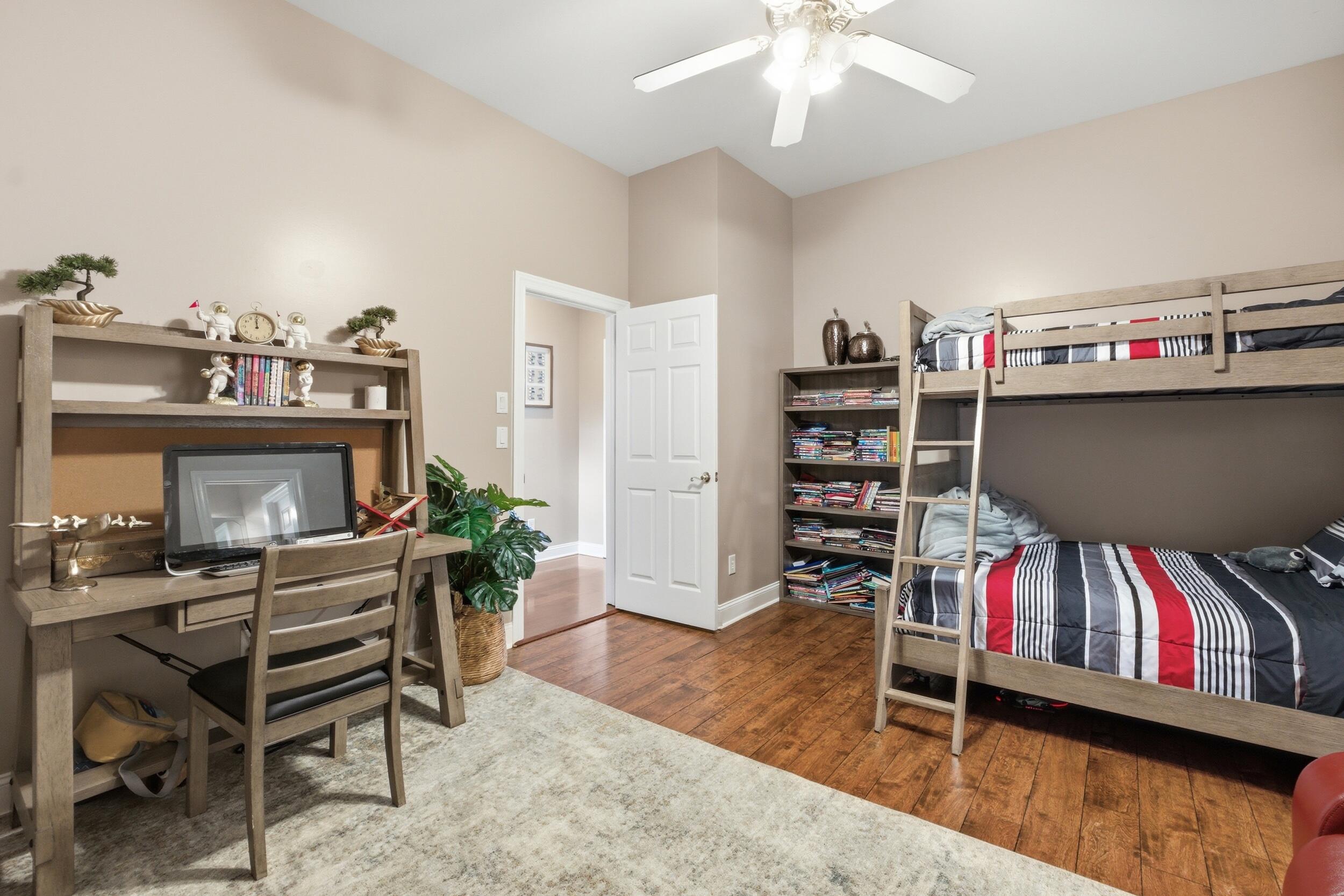 8107 Gatehouse Crossing
