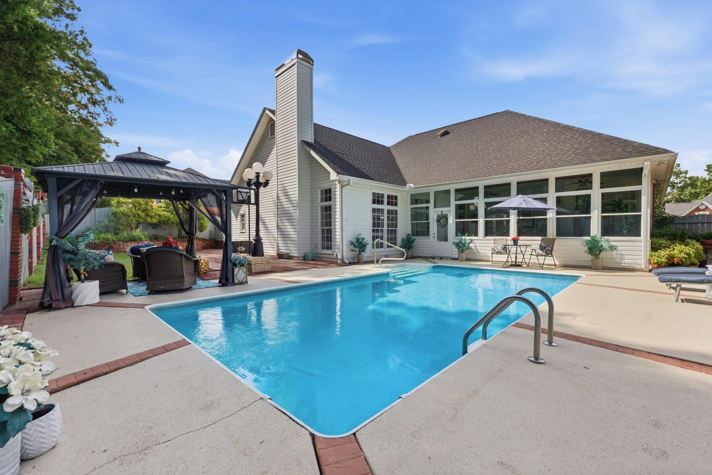 8107 Gatehouse Crossing