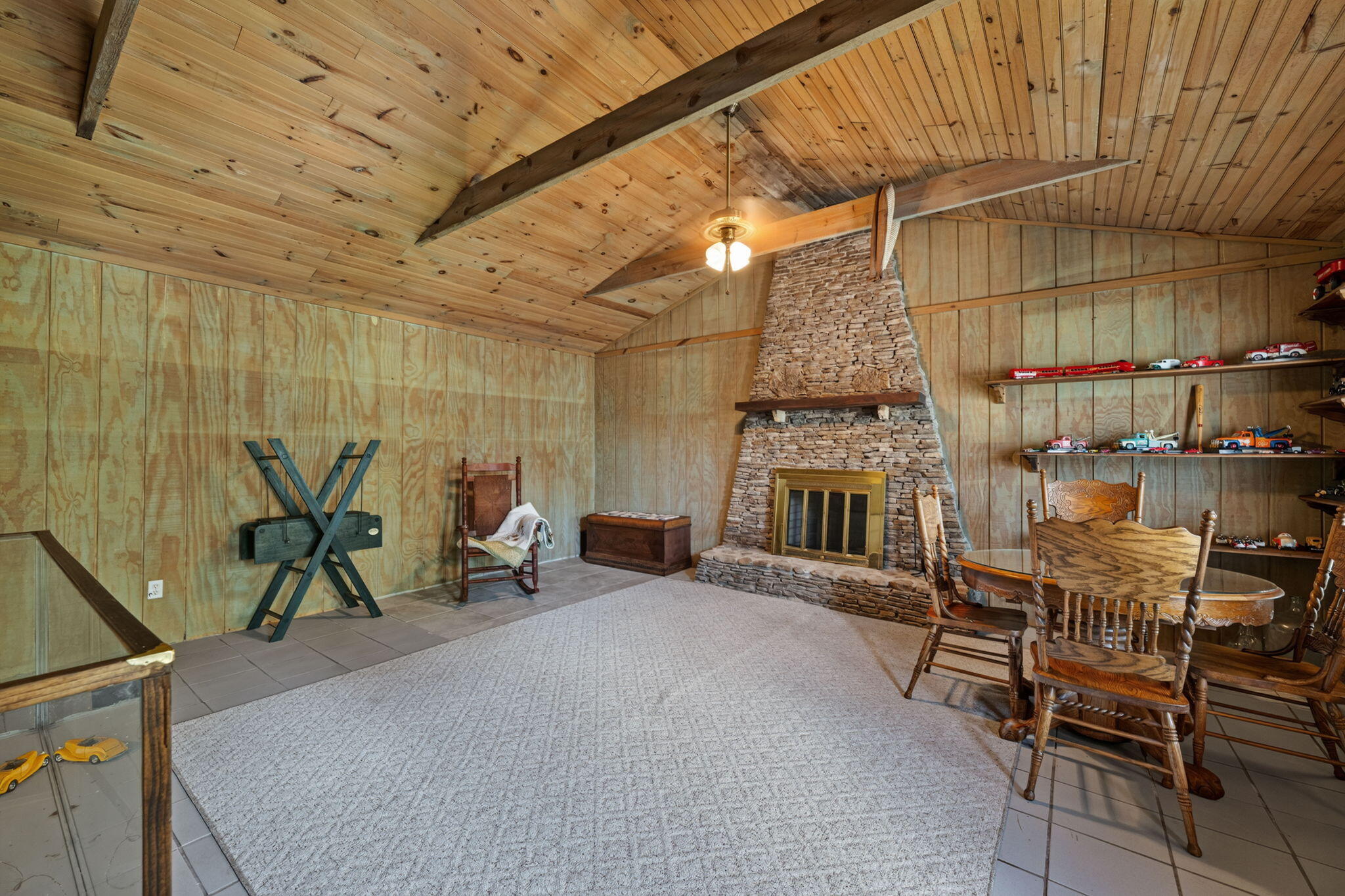 407 White Road
