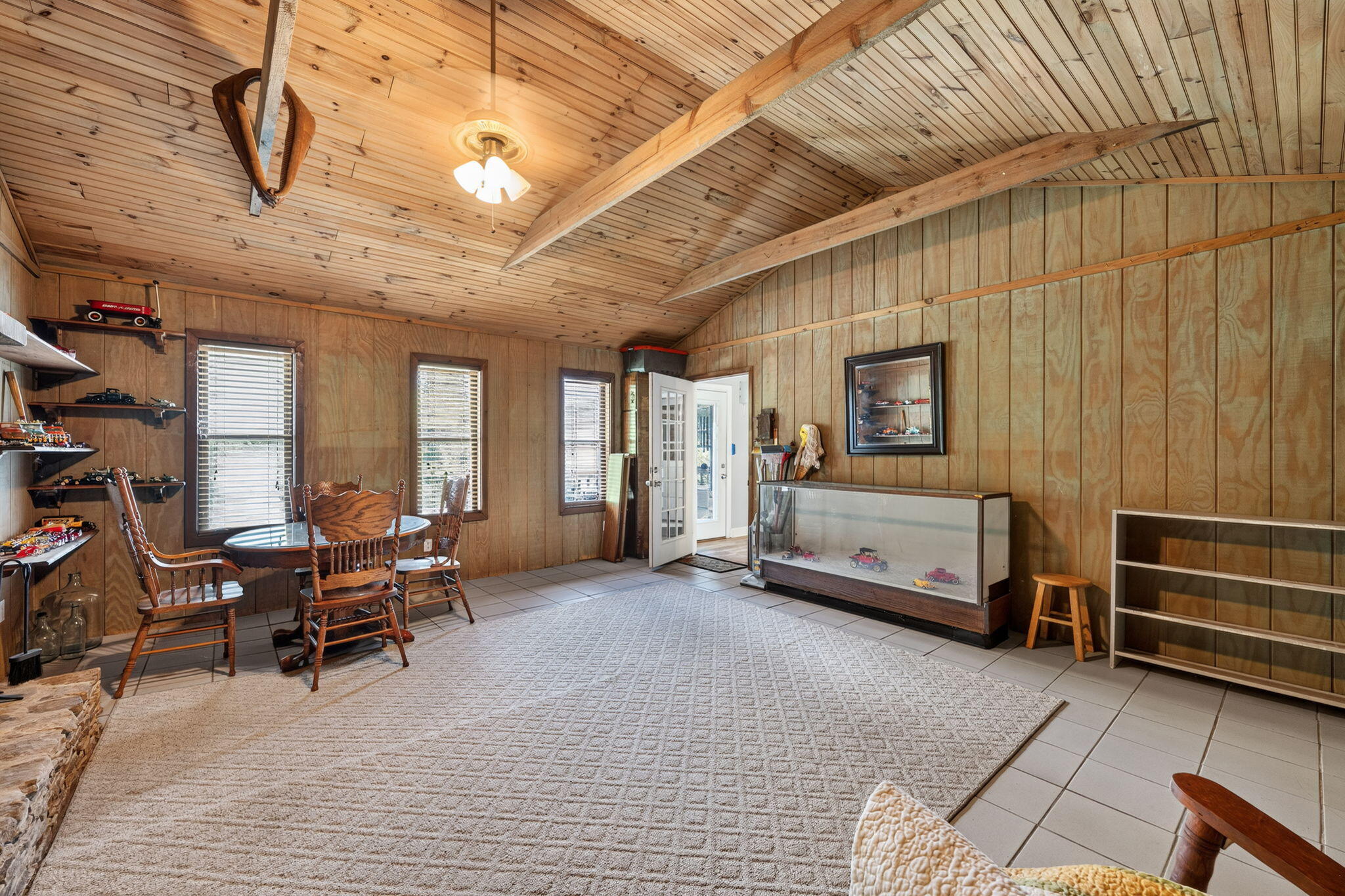 407 White Road