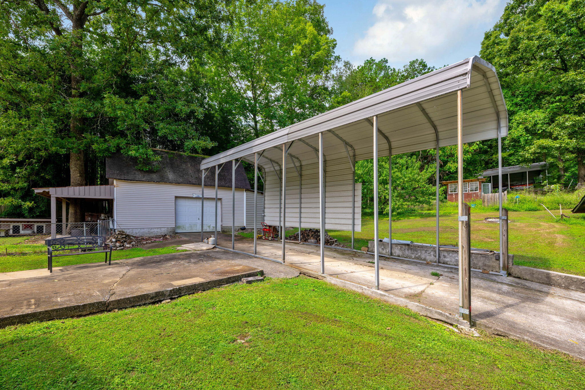407 White Road