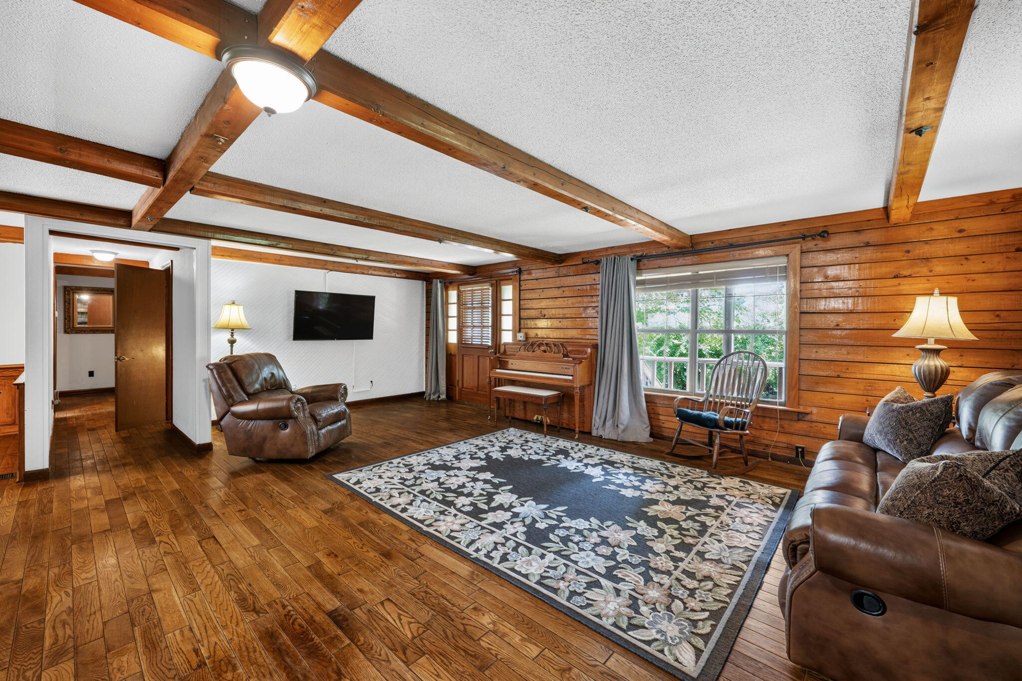 407 White Road