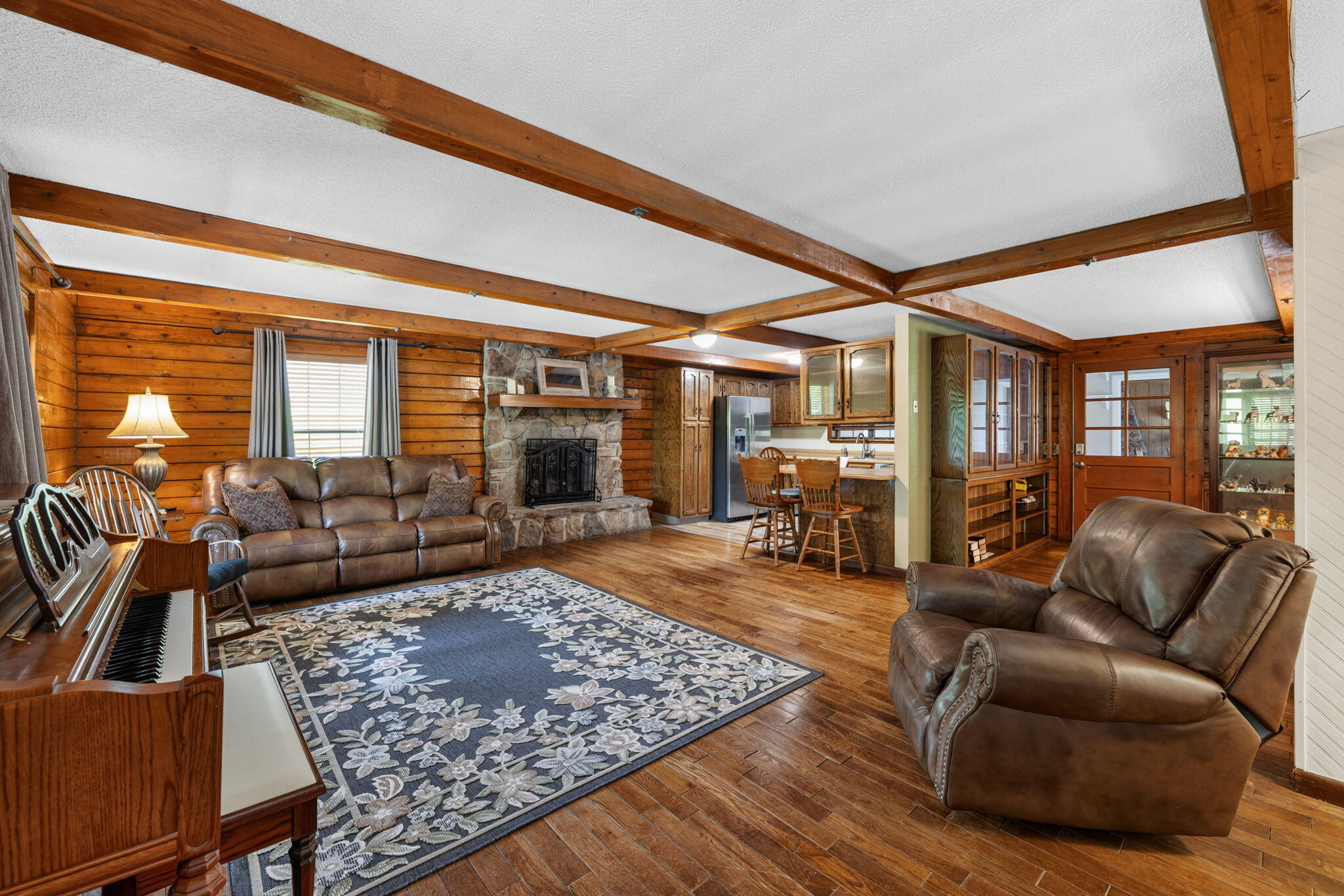 407 White Road