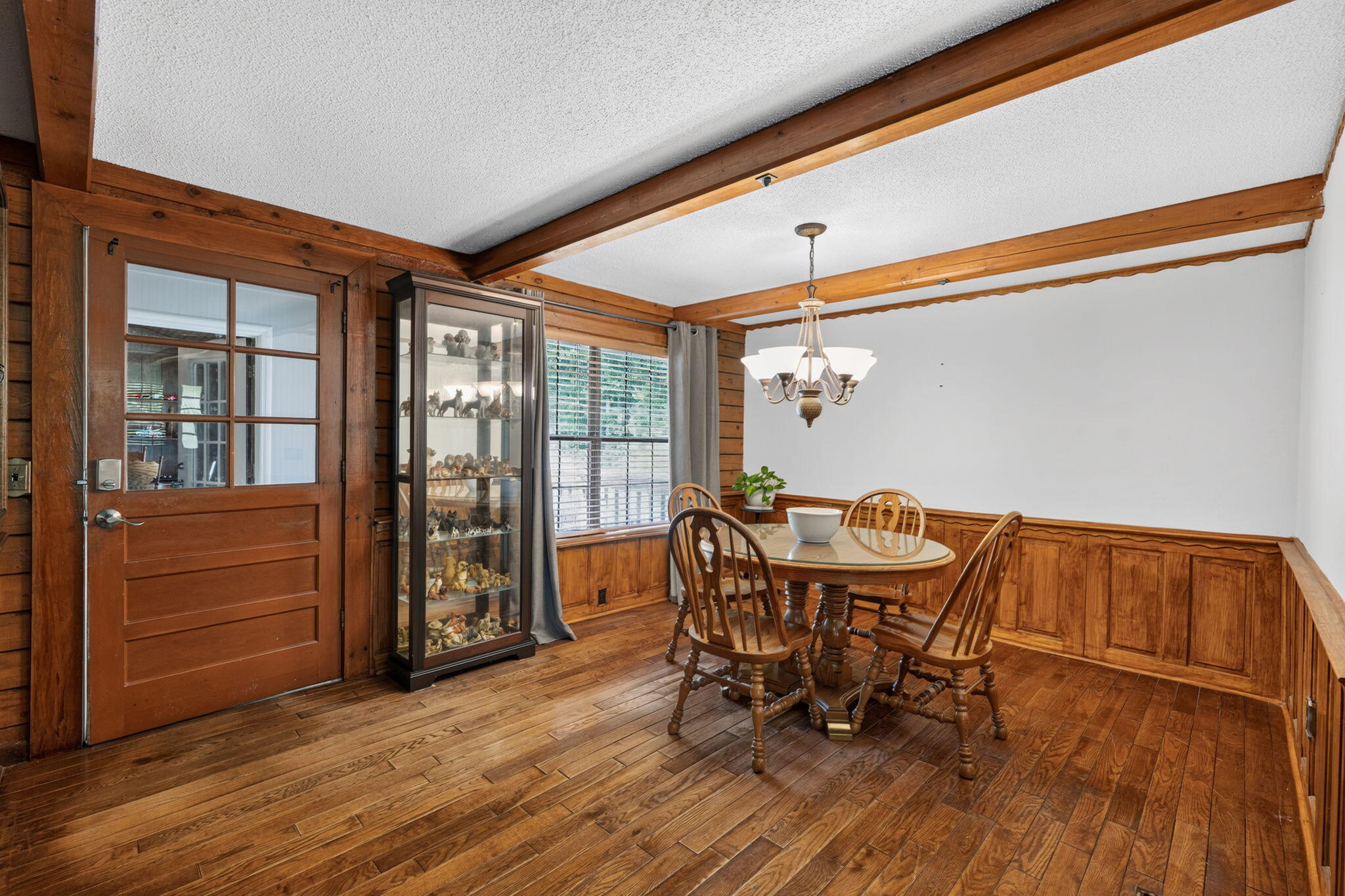 407 White Road