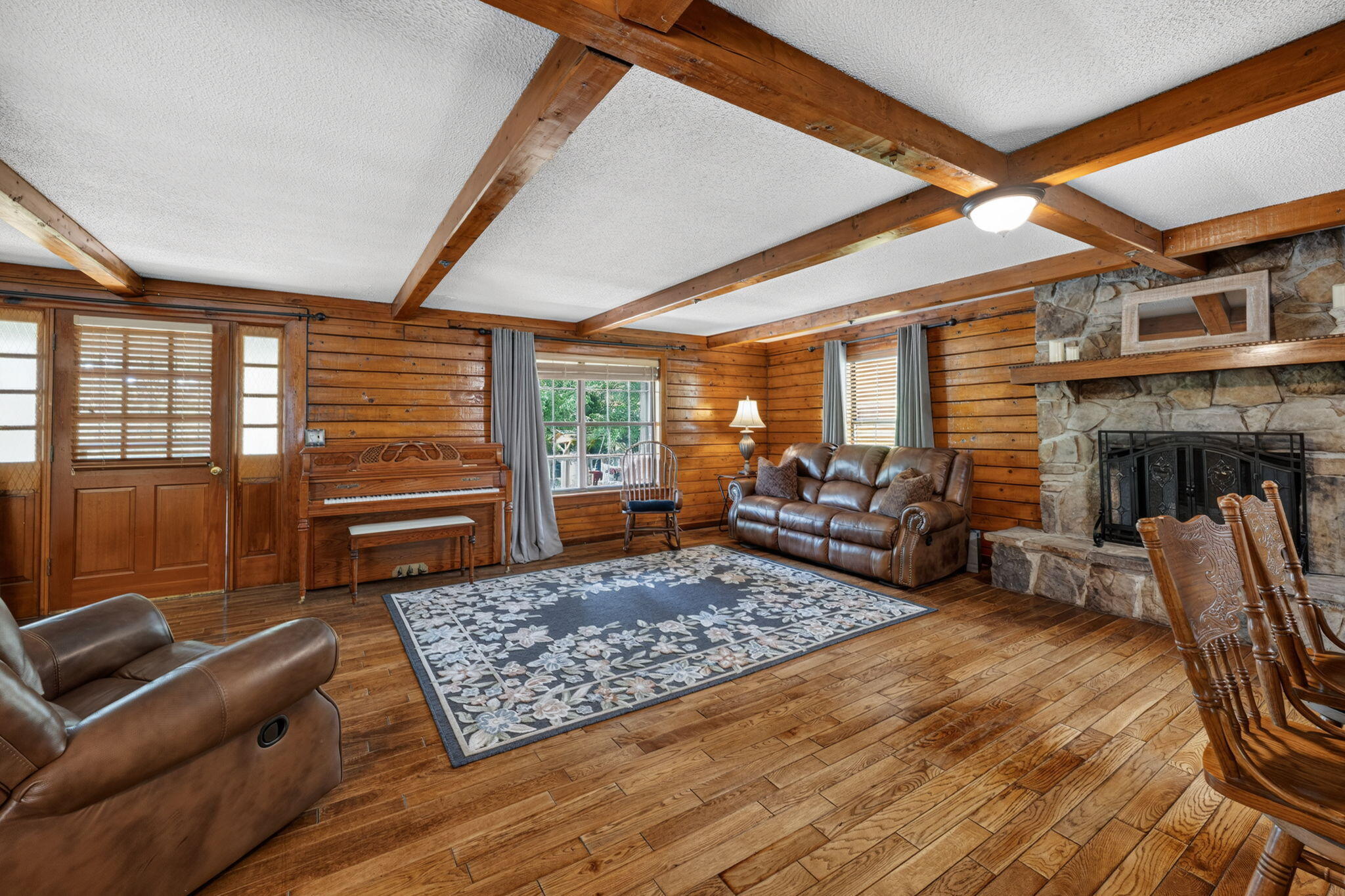 407 White Road