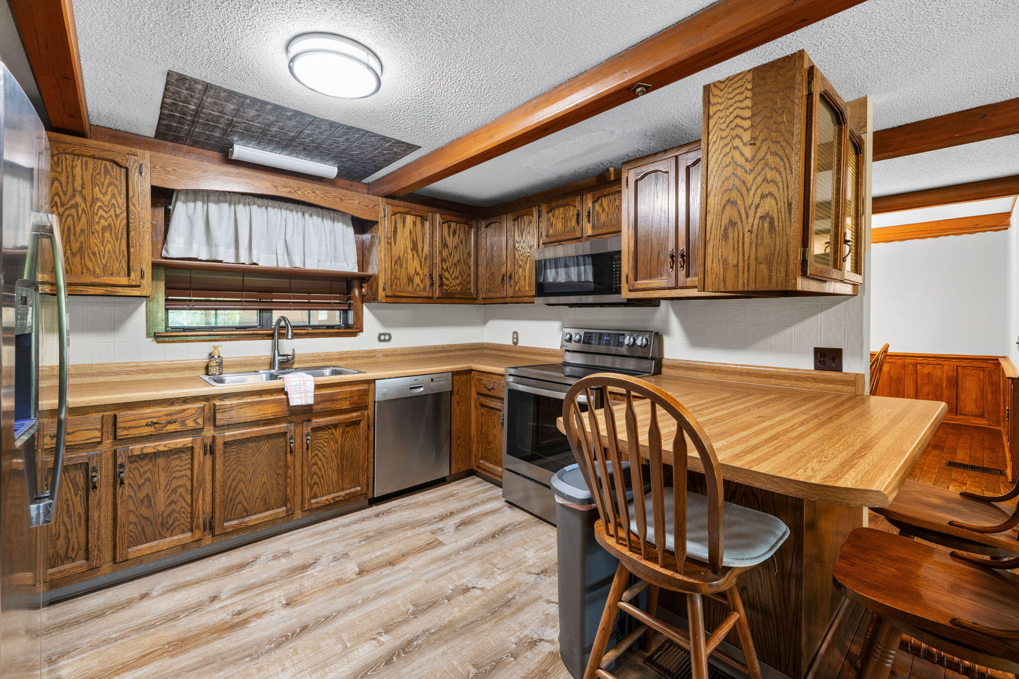 407 White Road