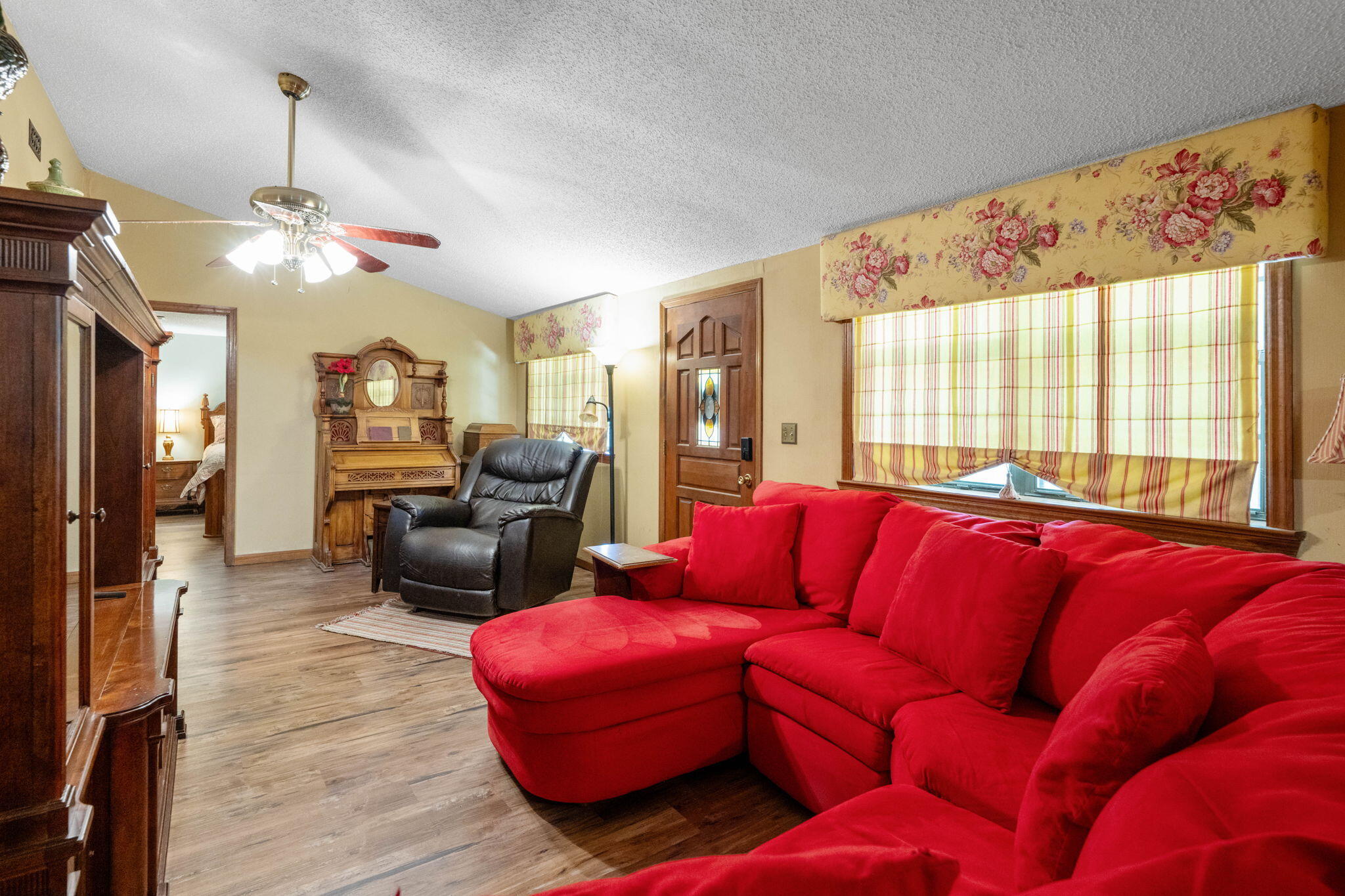 407 White Road