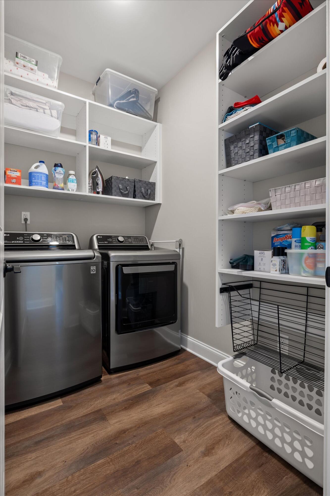 993 Cityscape View