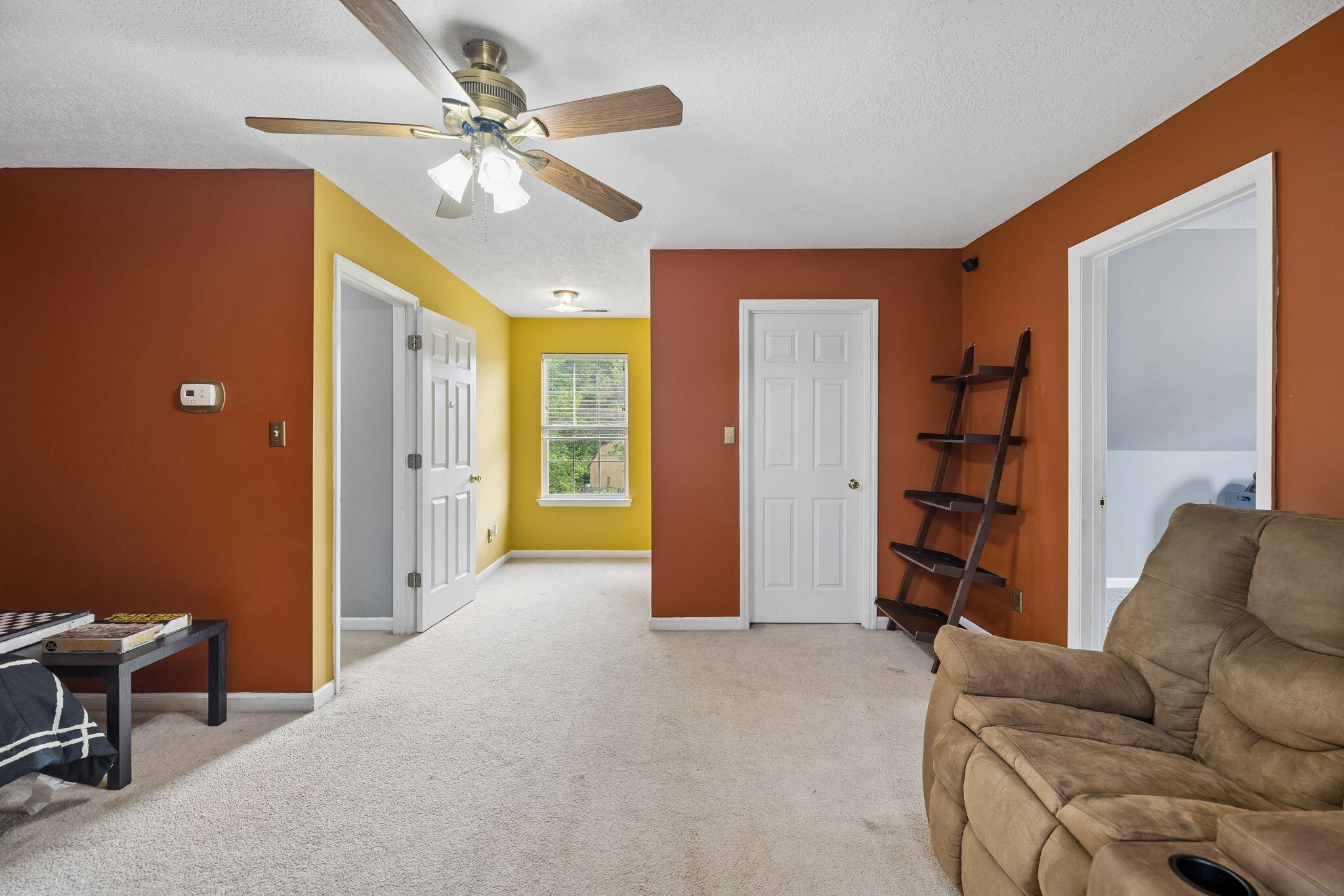 140 Apple Valley Court NE