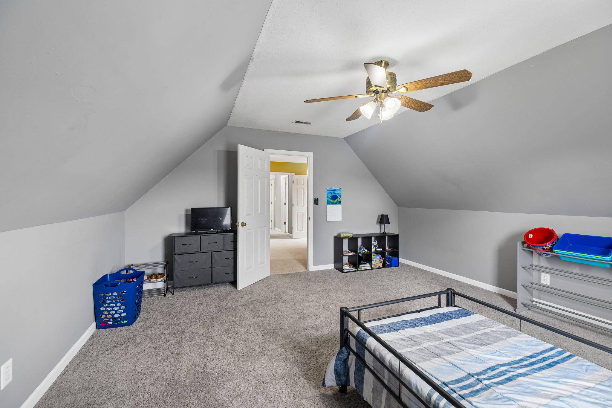 140 Apple Valley Court NE