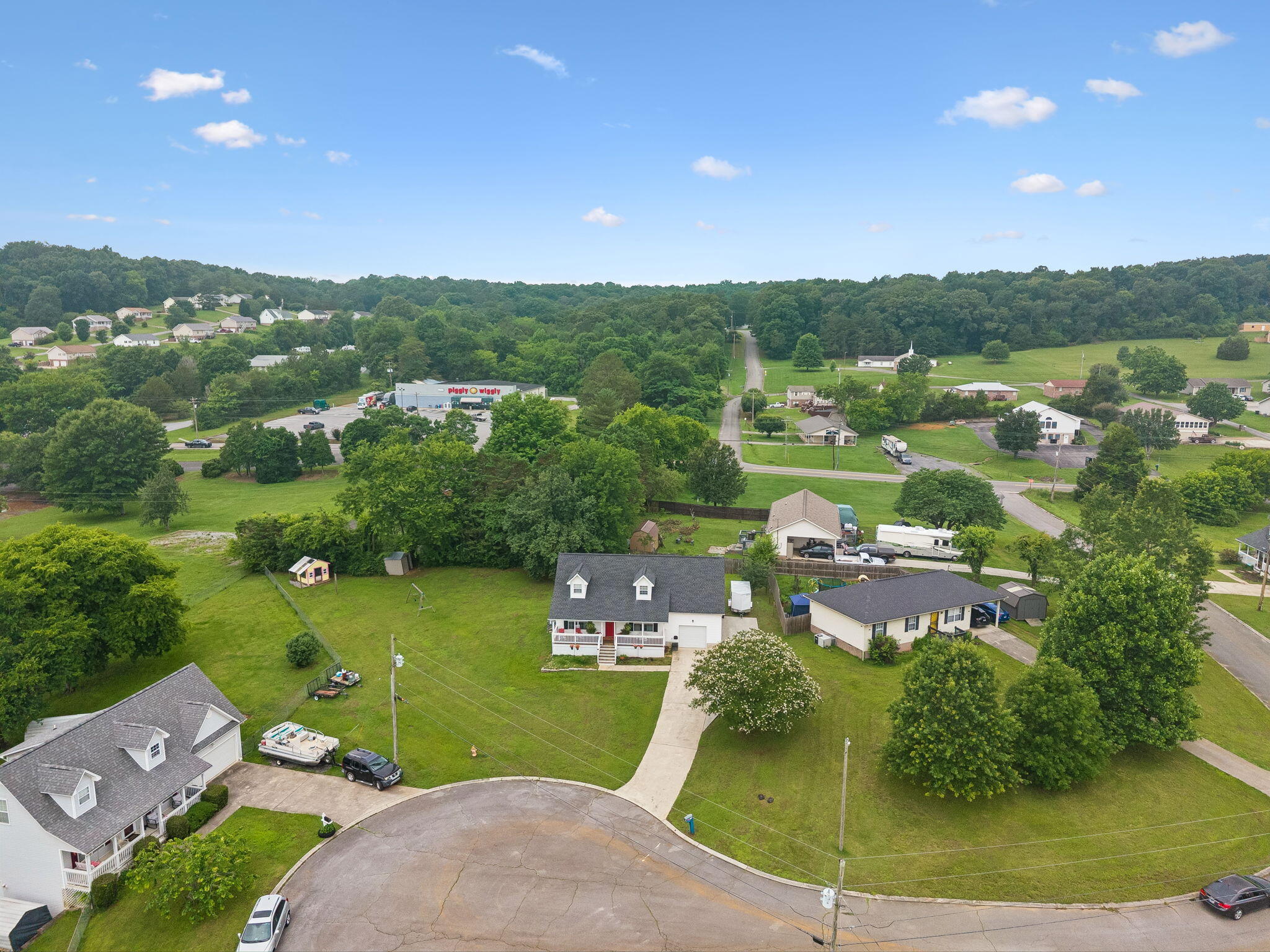 140 Apple Valley Court NE