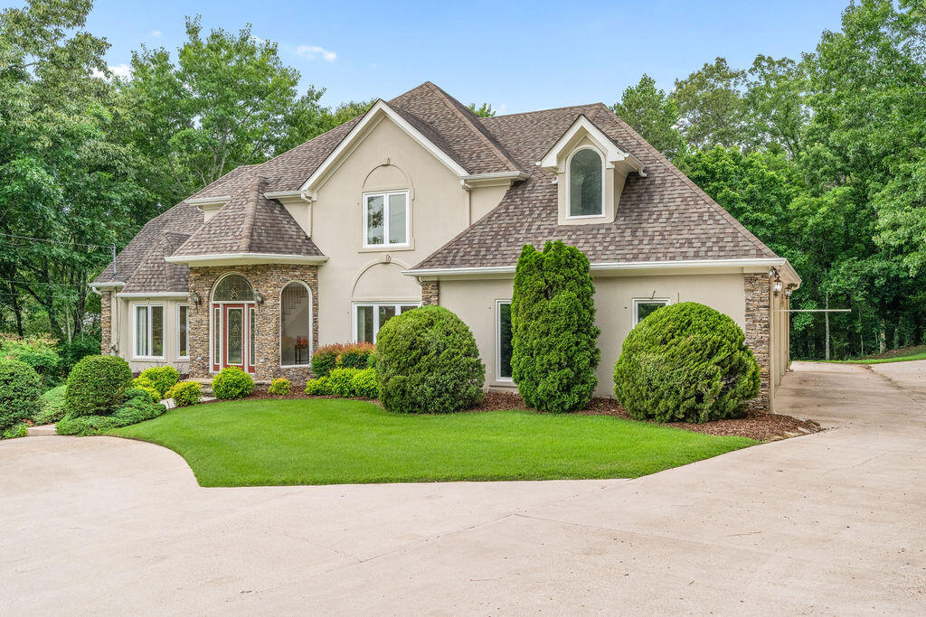 807 Candlewood Trail
