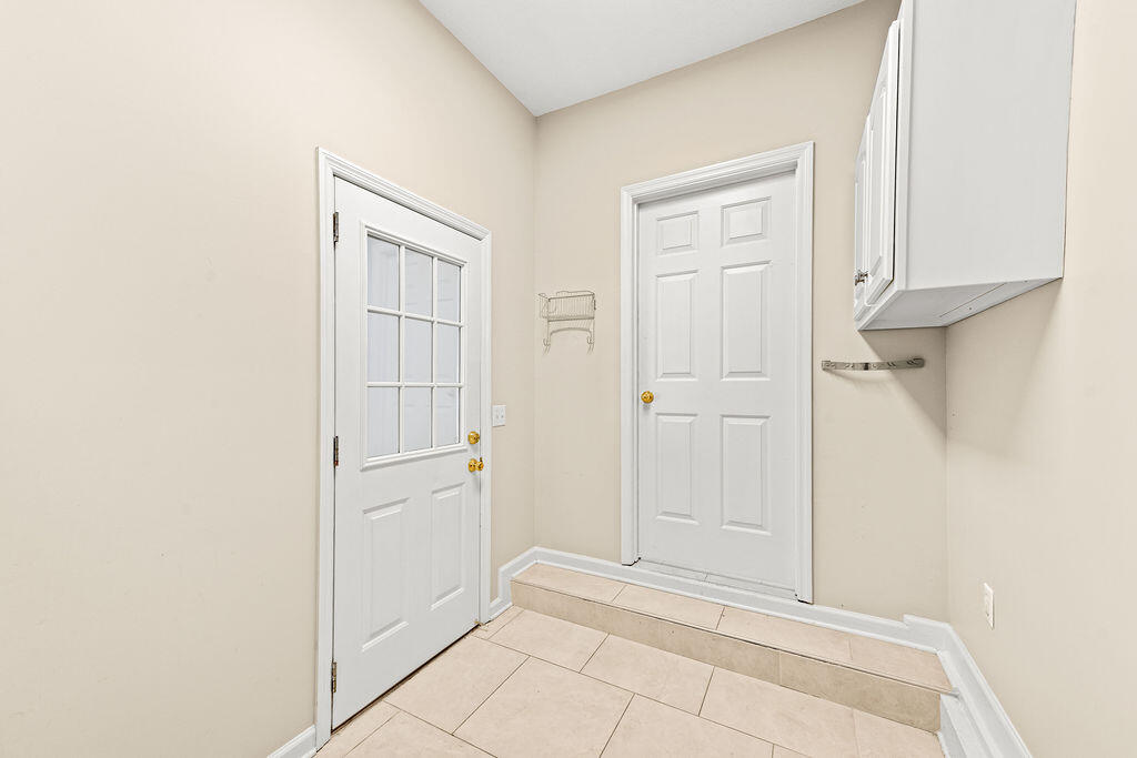 807 Candlewood Trail