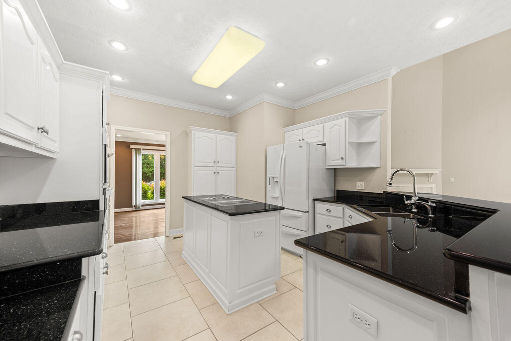 807 Candlewood Trail
