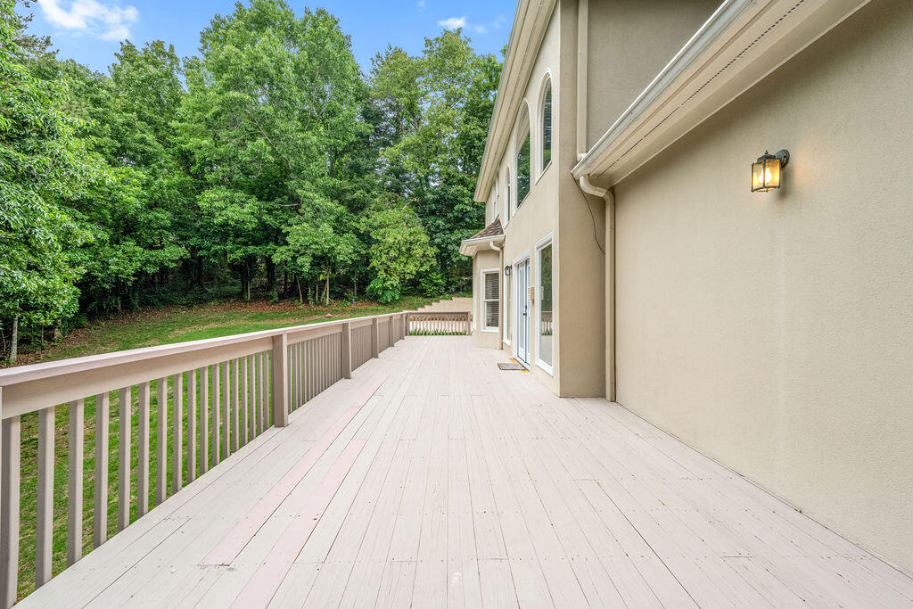 807 Candlewood Trail