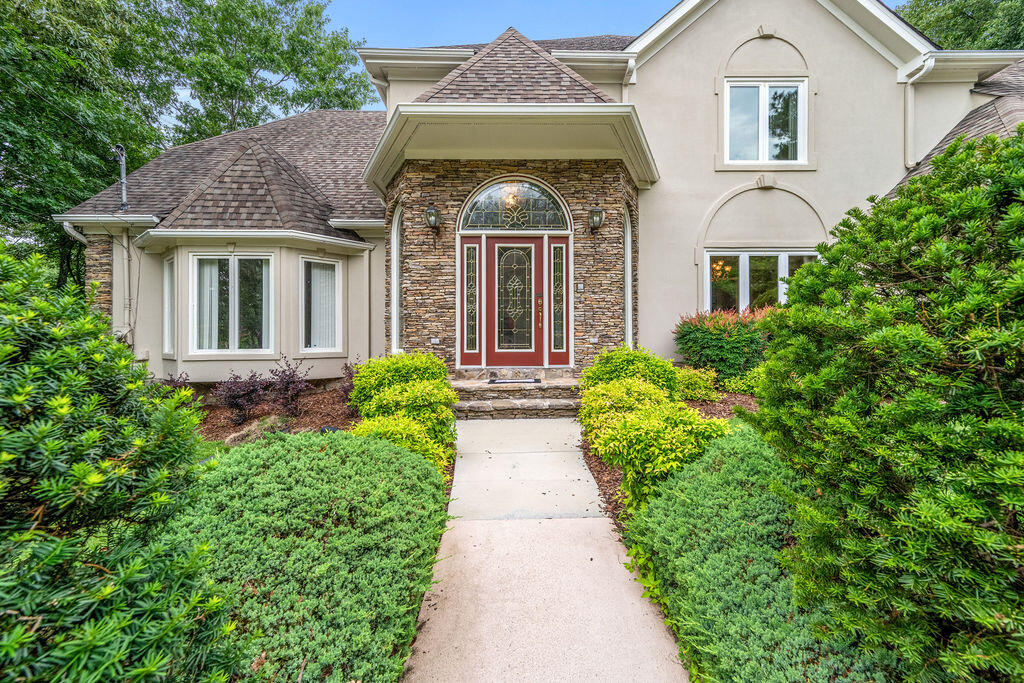 807 Candlewood Trail