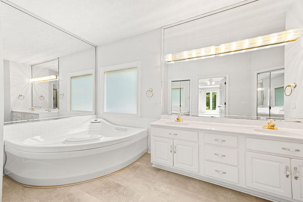 807 Candlewood Trail