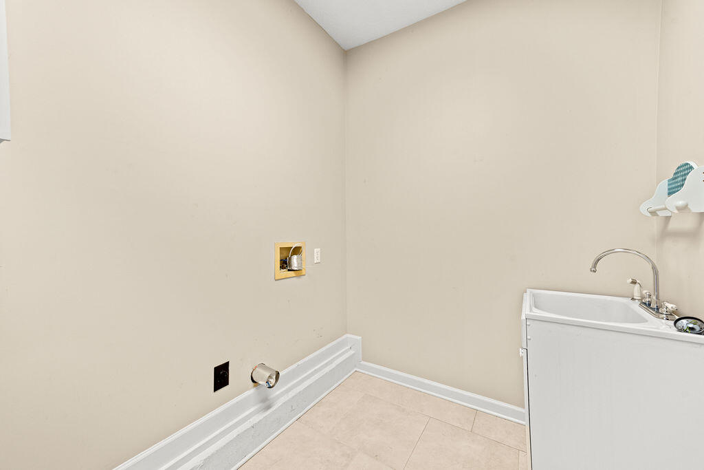 807 Candlewood Trail