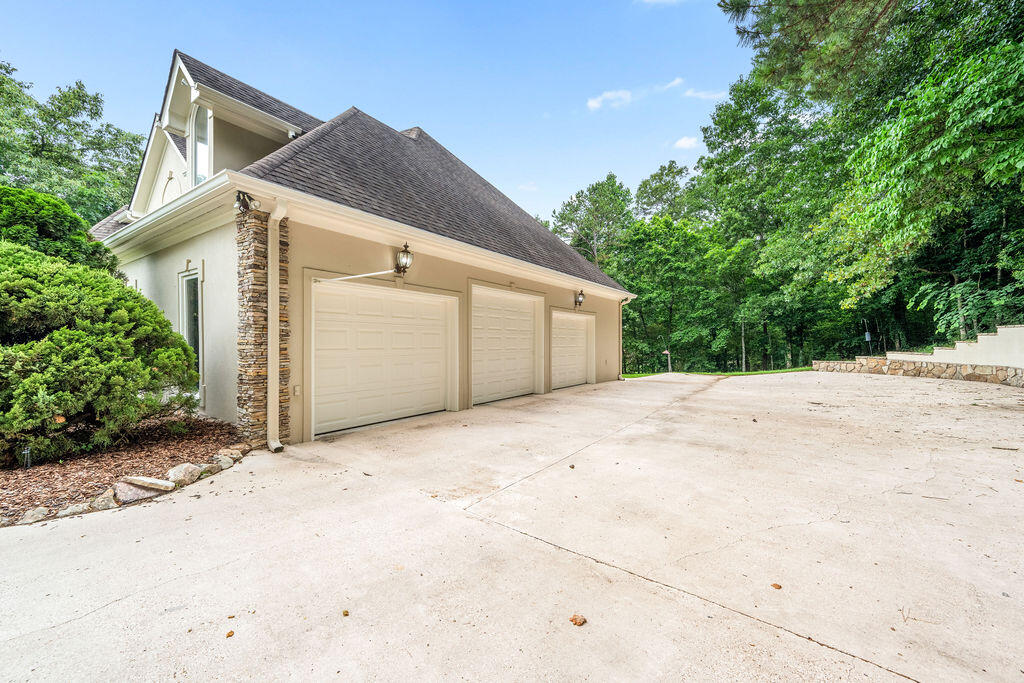 807 Candlewood Trail